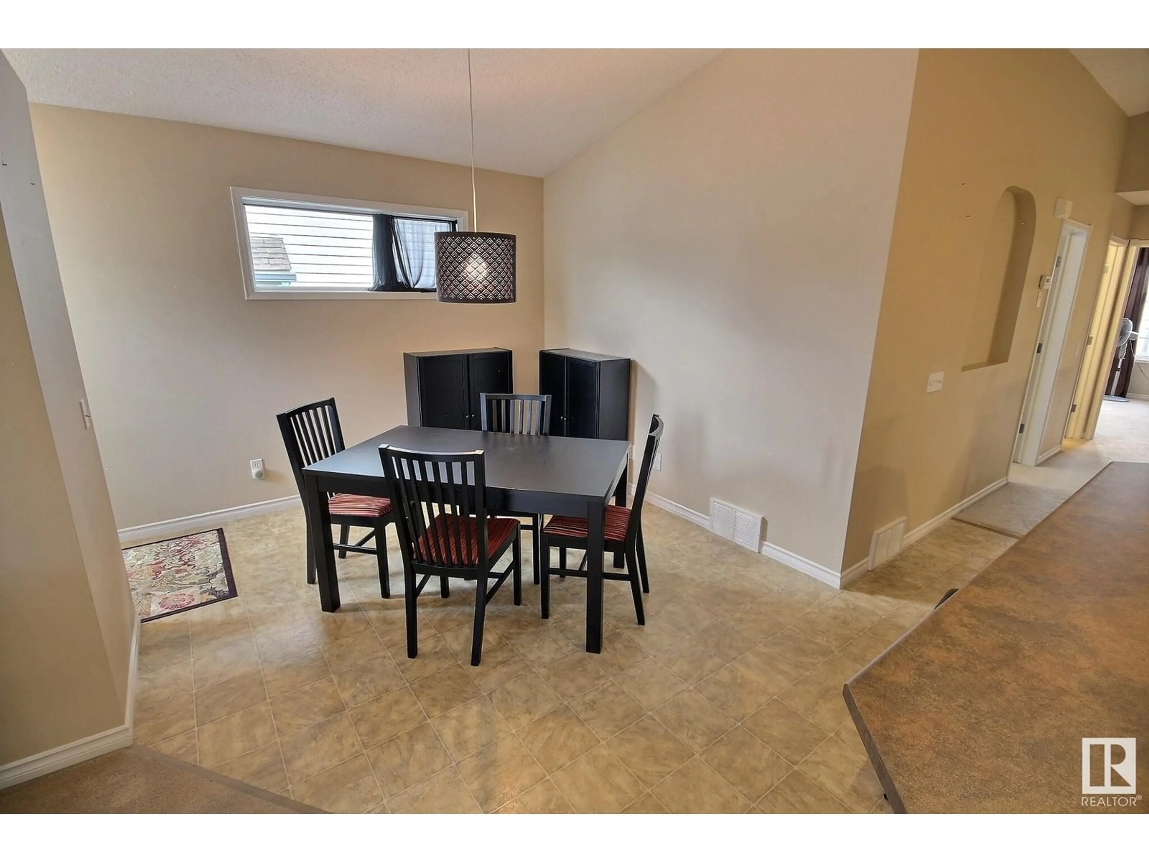 A pic of a room for 20107 58 AV, Edmonton Alberta T6M0B4