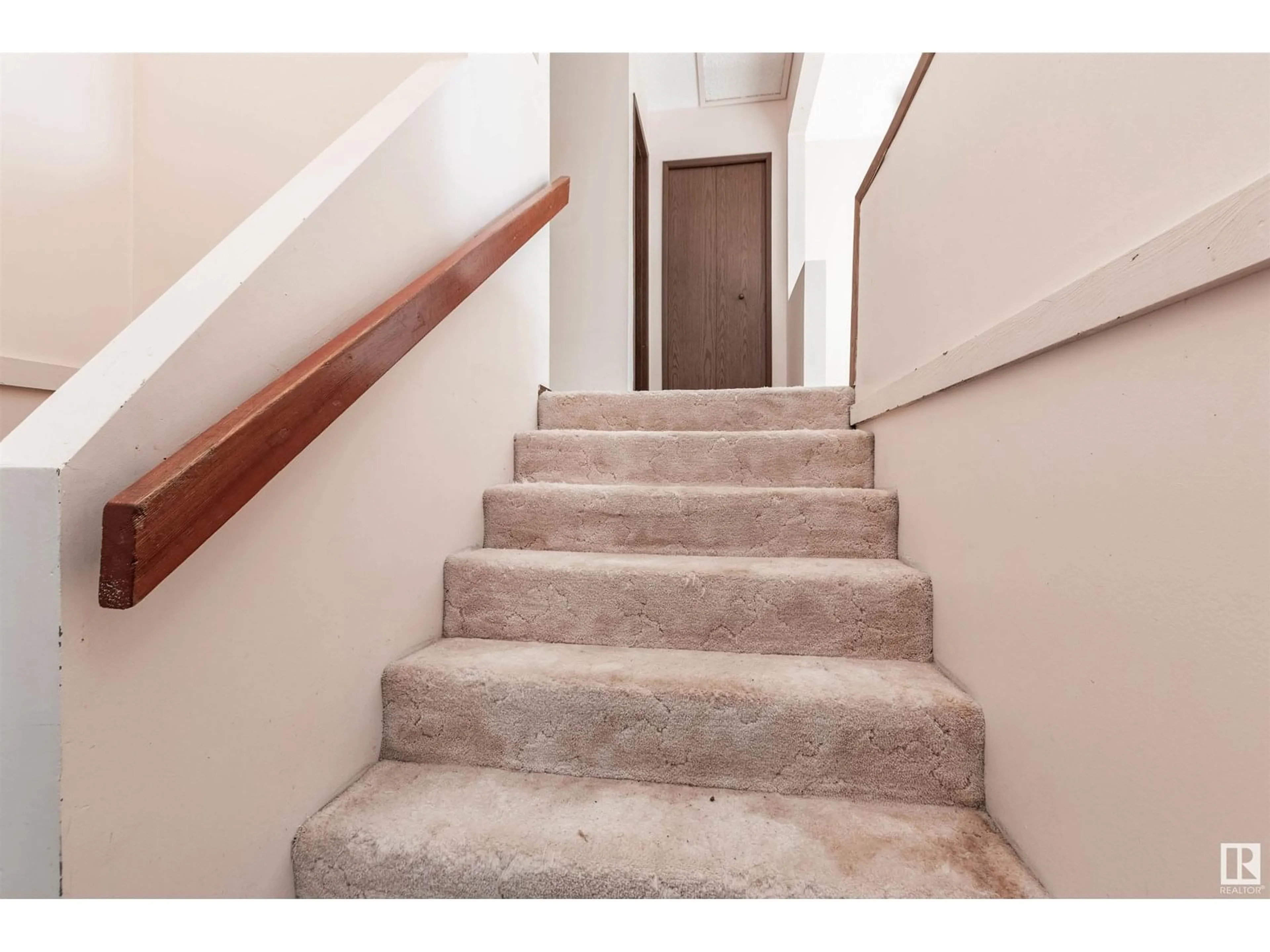 Stairs for #4 - 4513 48 ST, Leduc Alberta T9E5Y4