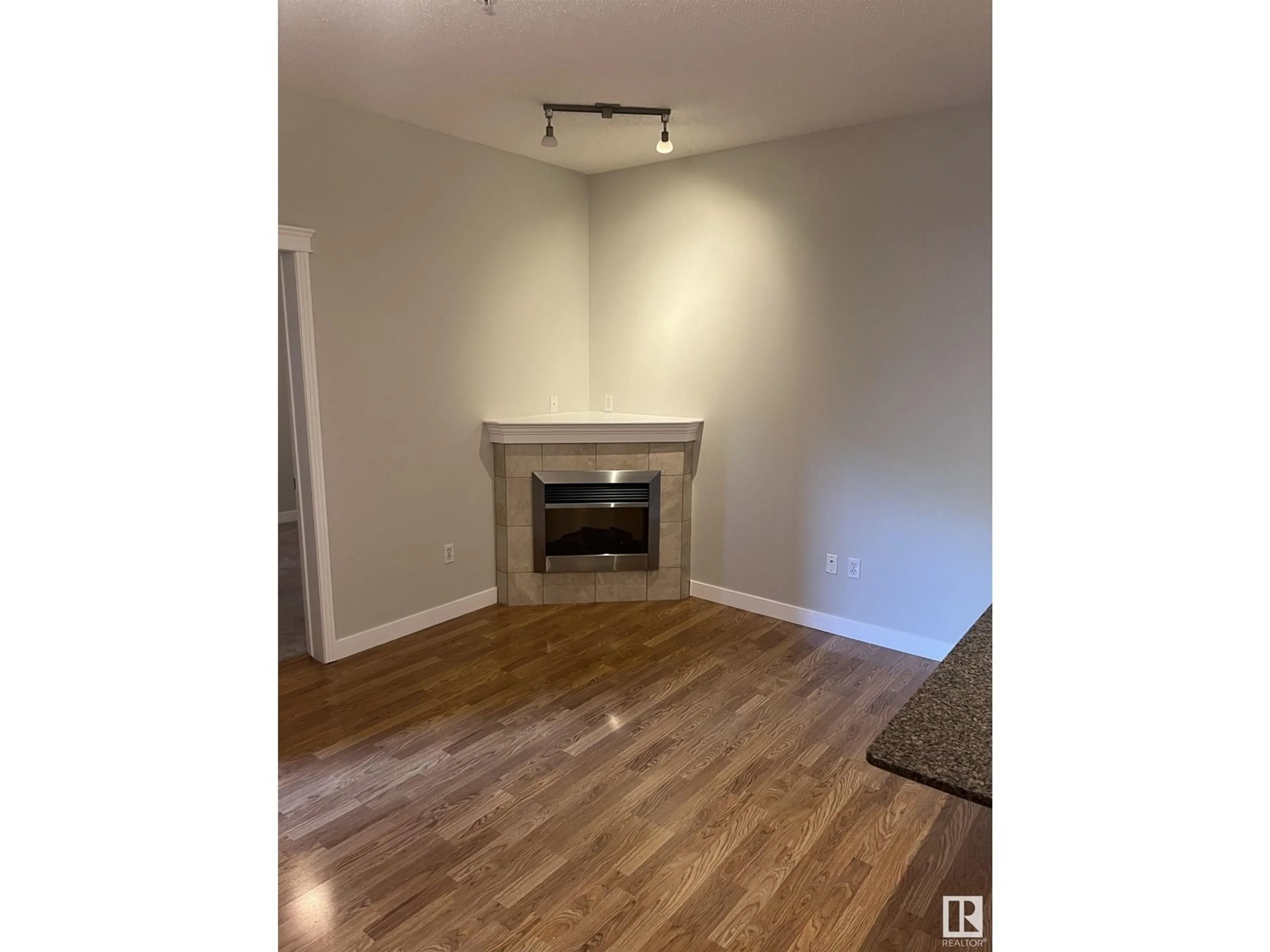 A pic of a room for 110 - 10333 112 ST NW, Edmonton Alberta T5K0B4