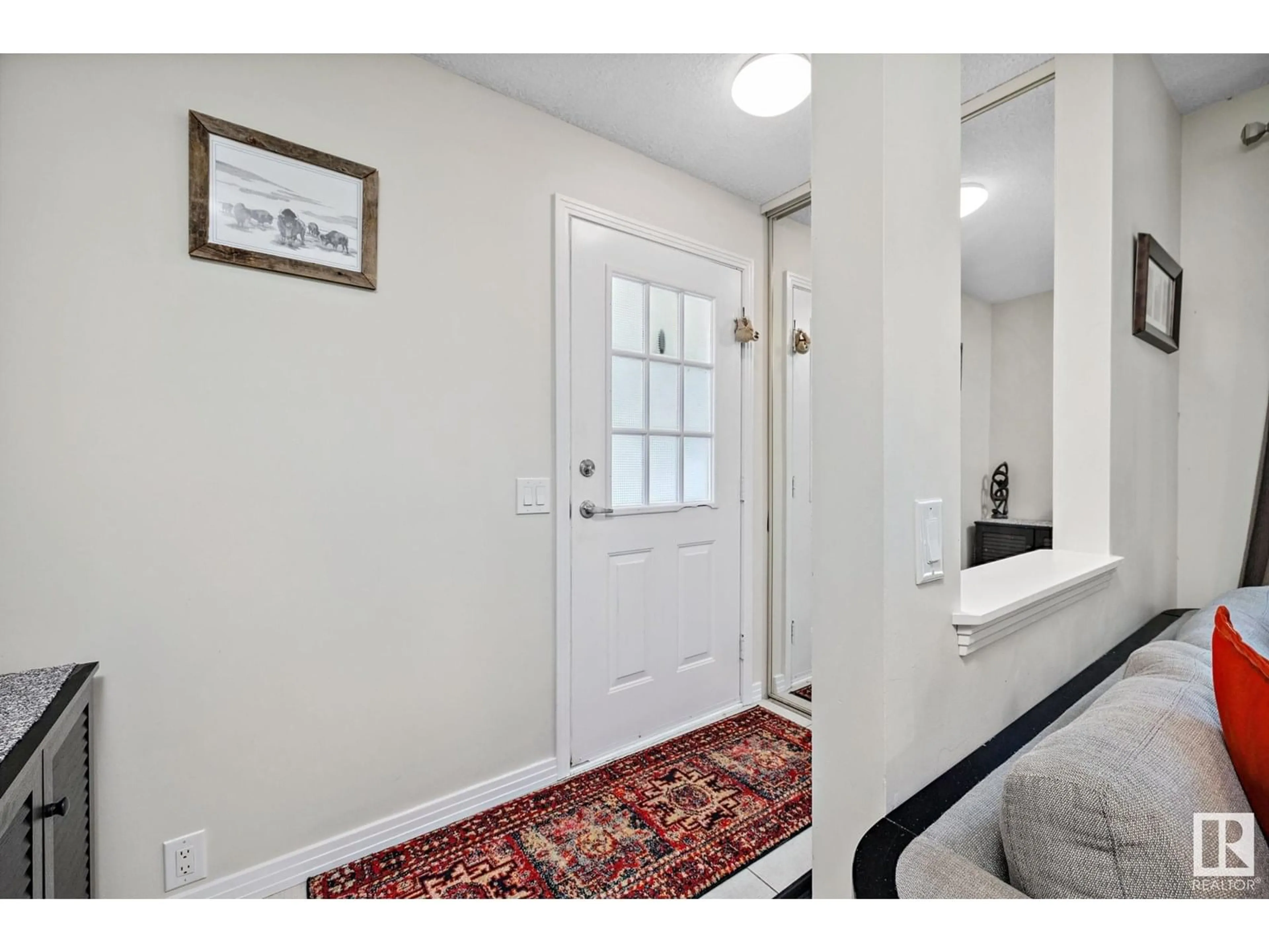 Indoor entryway for 4 WAVERLY DR, St. Albert Alberta T8N3N4