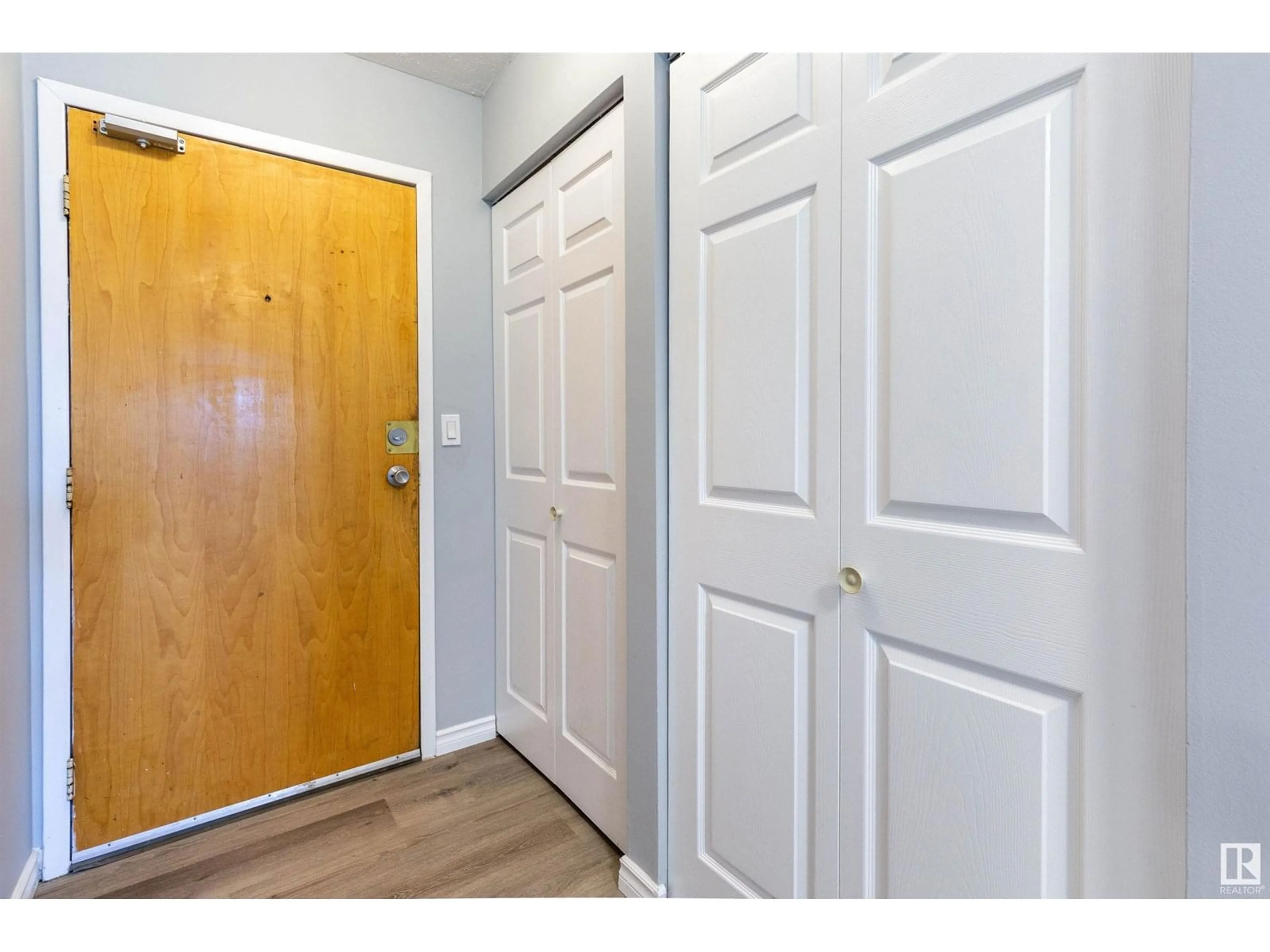 Indoor entryway for 207 - 12404 161 AV, Edmonton Alberta T5X4W6