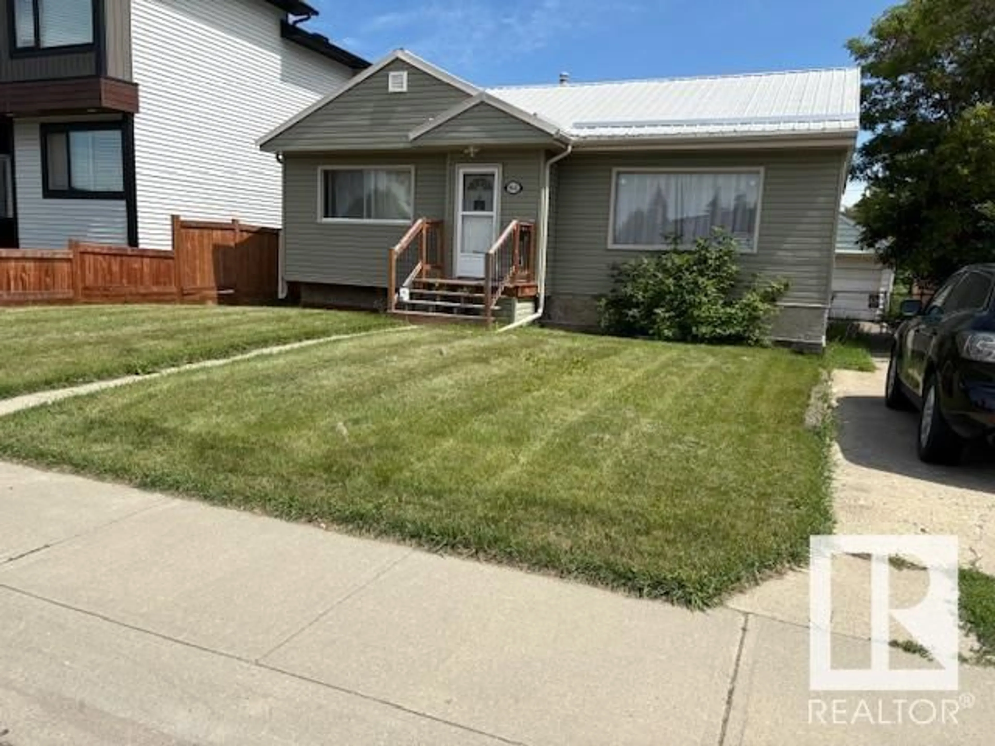 Unknown for NW - 9041 151 ST, Edmonton Alberta T5R1J4