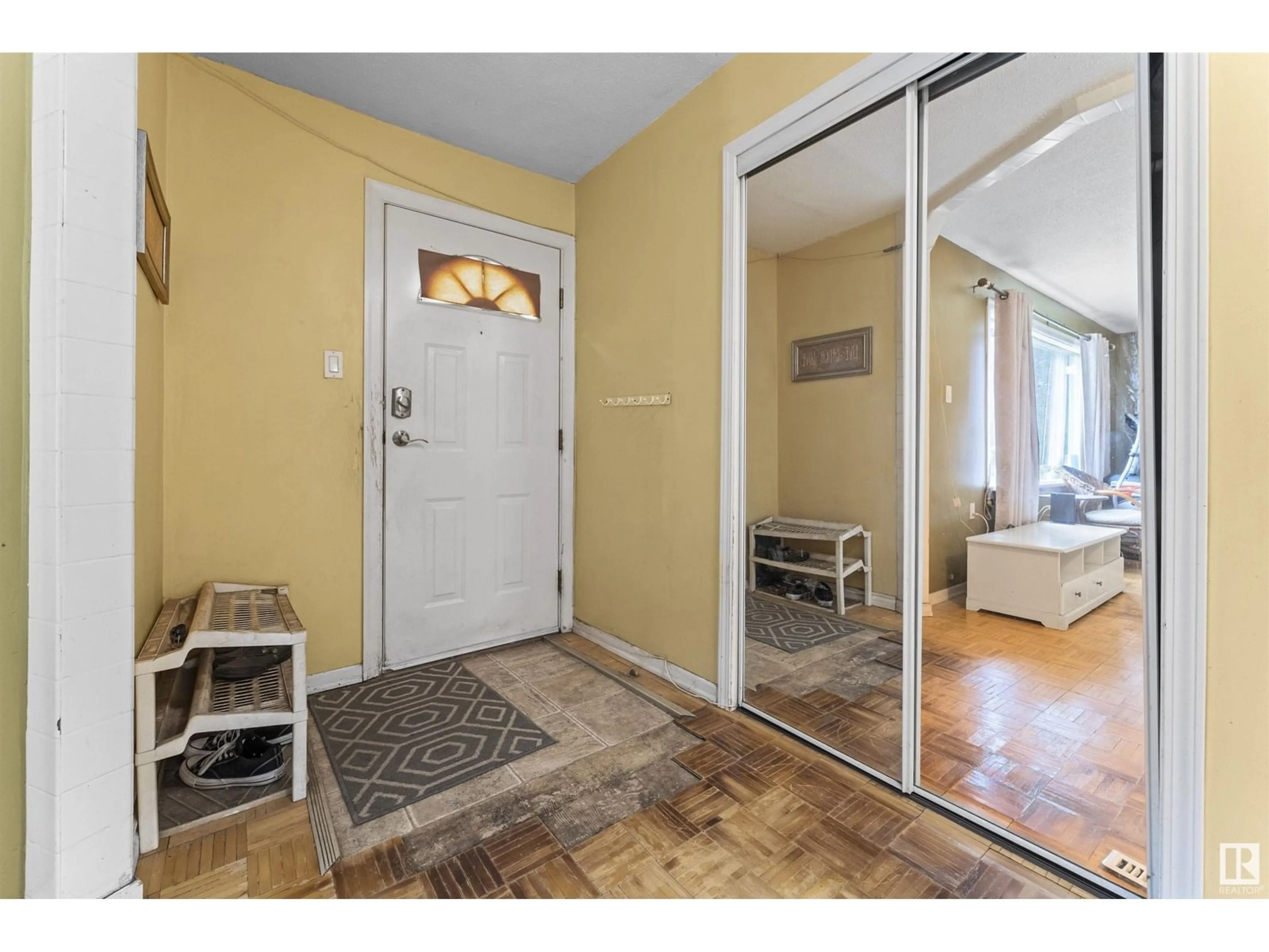 Indoor entryway for NW - 9041 151 ST, Edmonton Alberta T5R1J4
