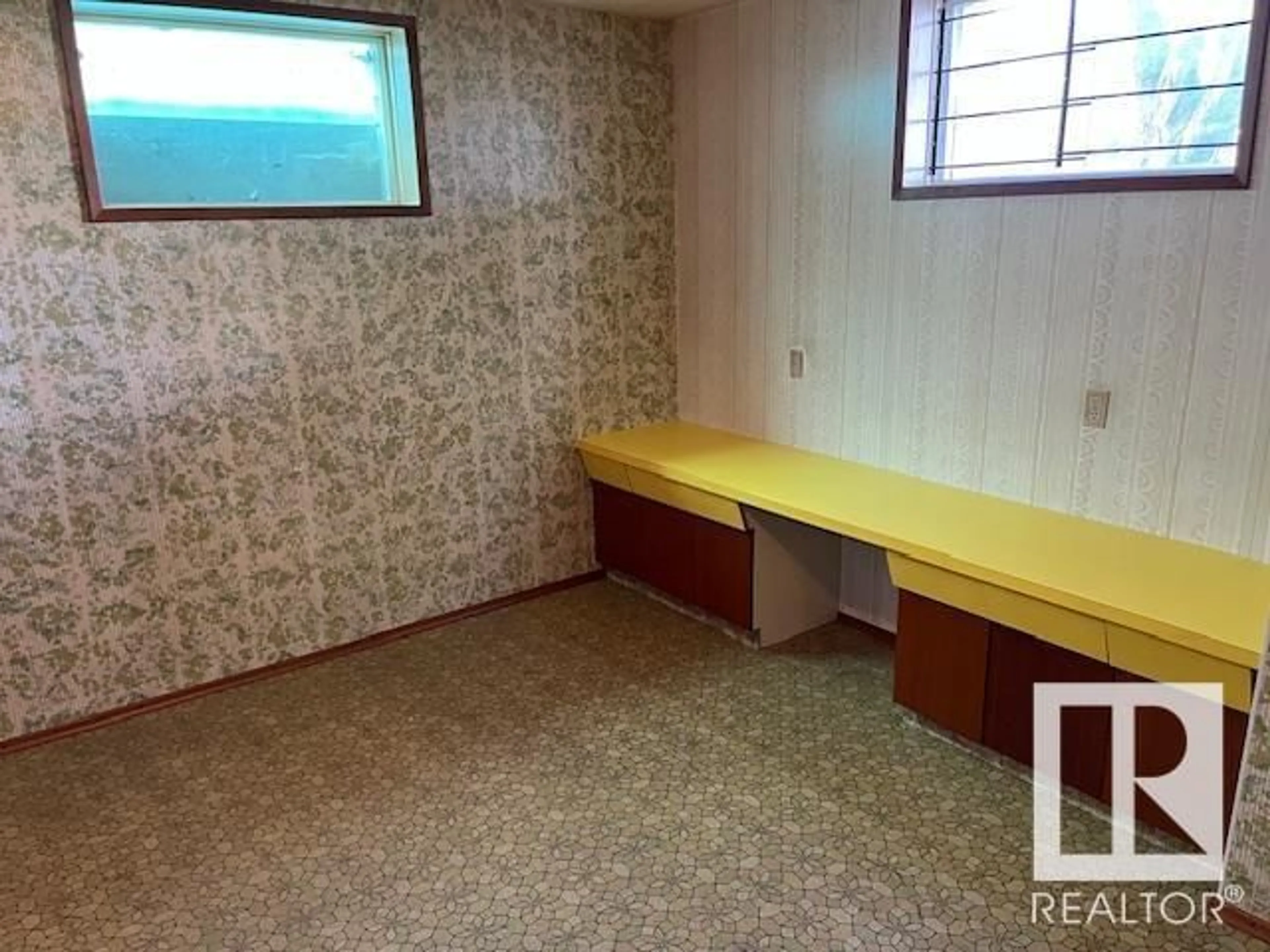 A pic of a room for NW - 13512 65 ST, Edmonton Alberta T5A1A4