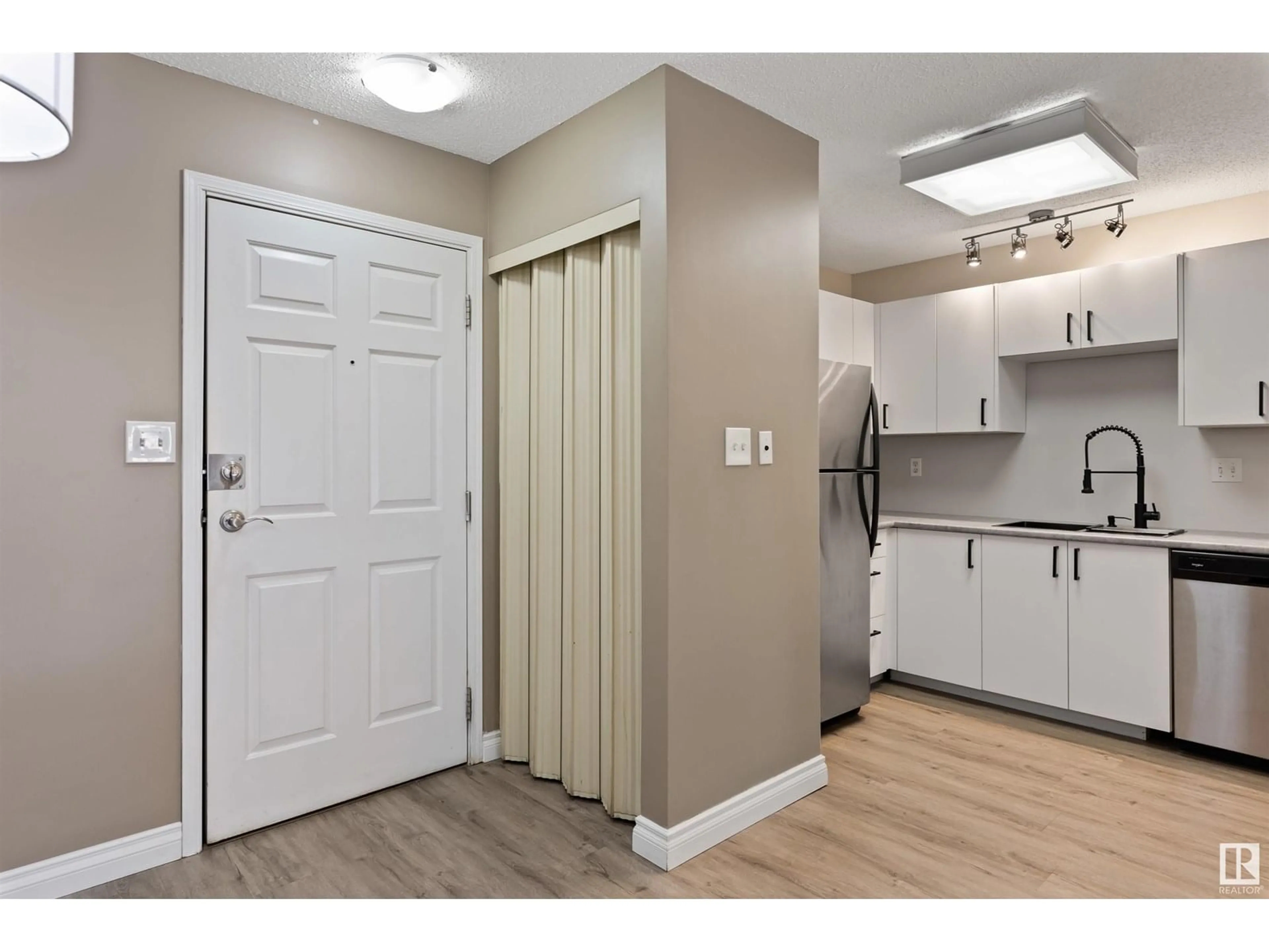 Unknown for 206 - 9010 106 AV, Edmonton Alberta T5H4K3