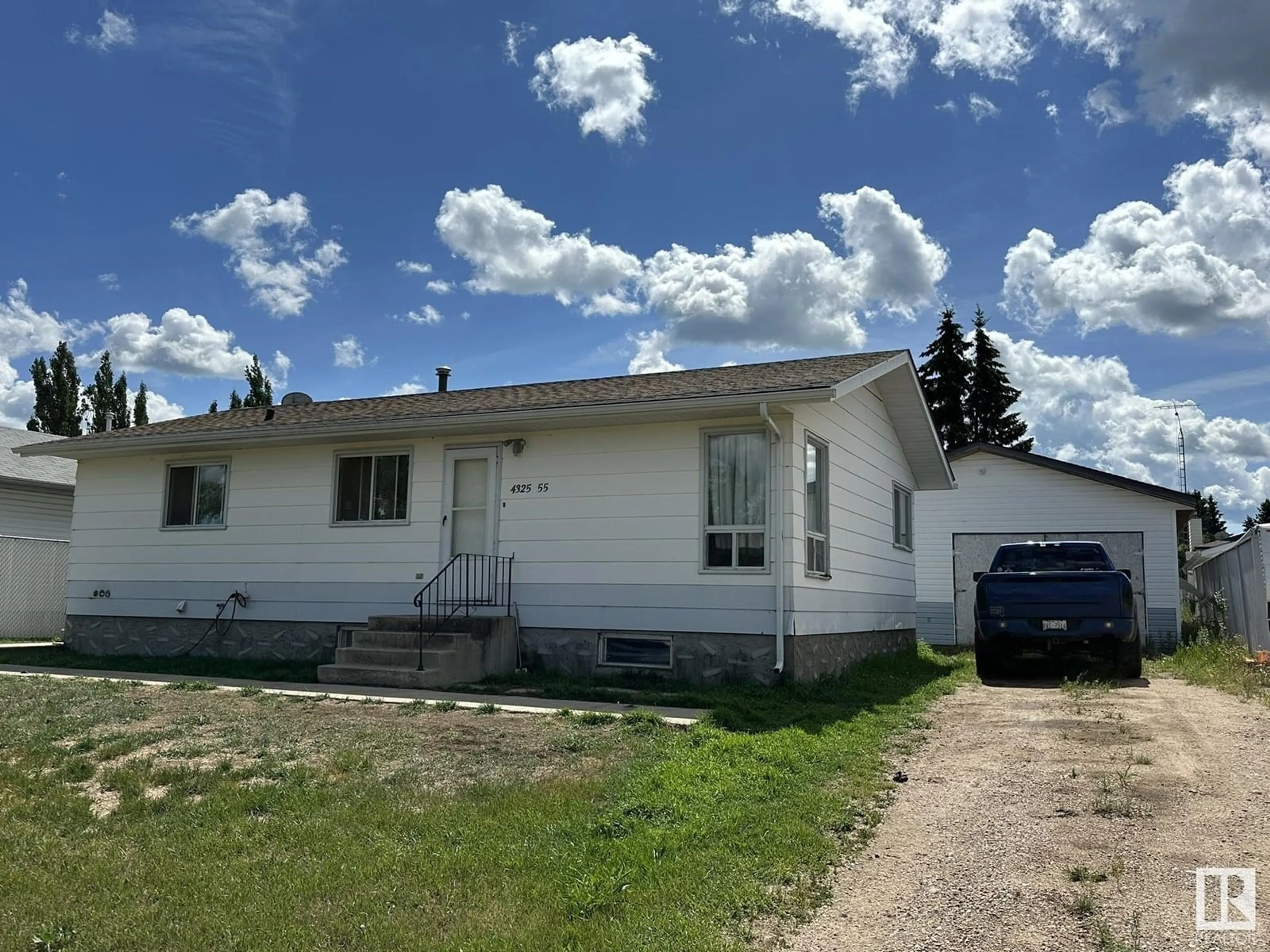 A pic from outside/outdoor area/front of a property/back of a property/a pic from drone, building for 4325 55 AV, Smoky Lake Town Alberta T0A3C0