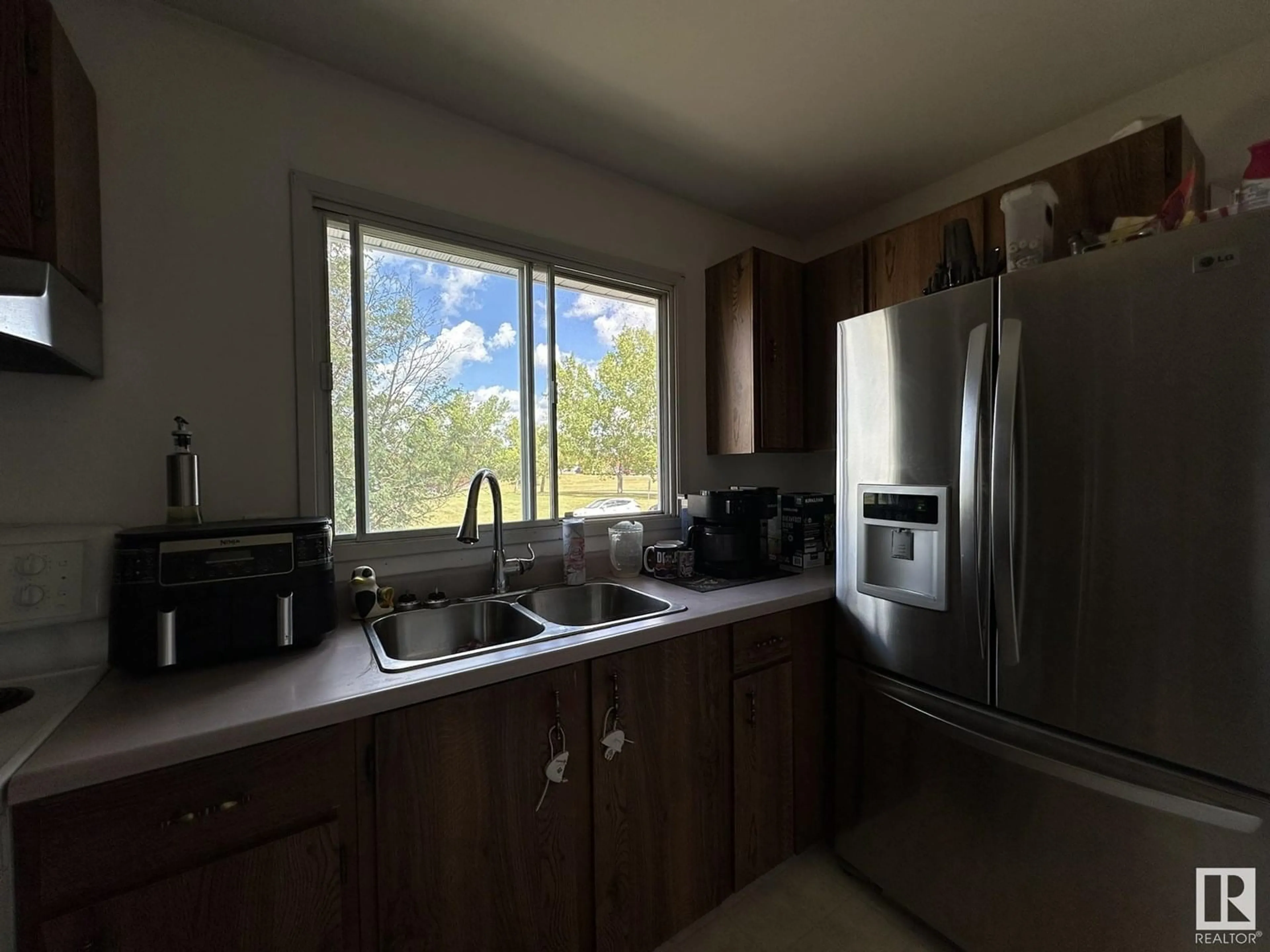 Standard kitchen, unknown for 4325 55 AV, Smoky Lake Town Alberta T0A3C0