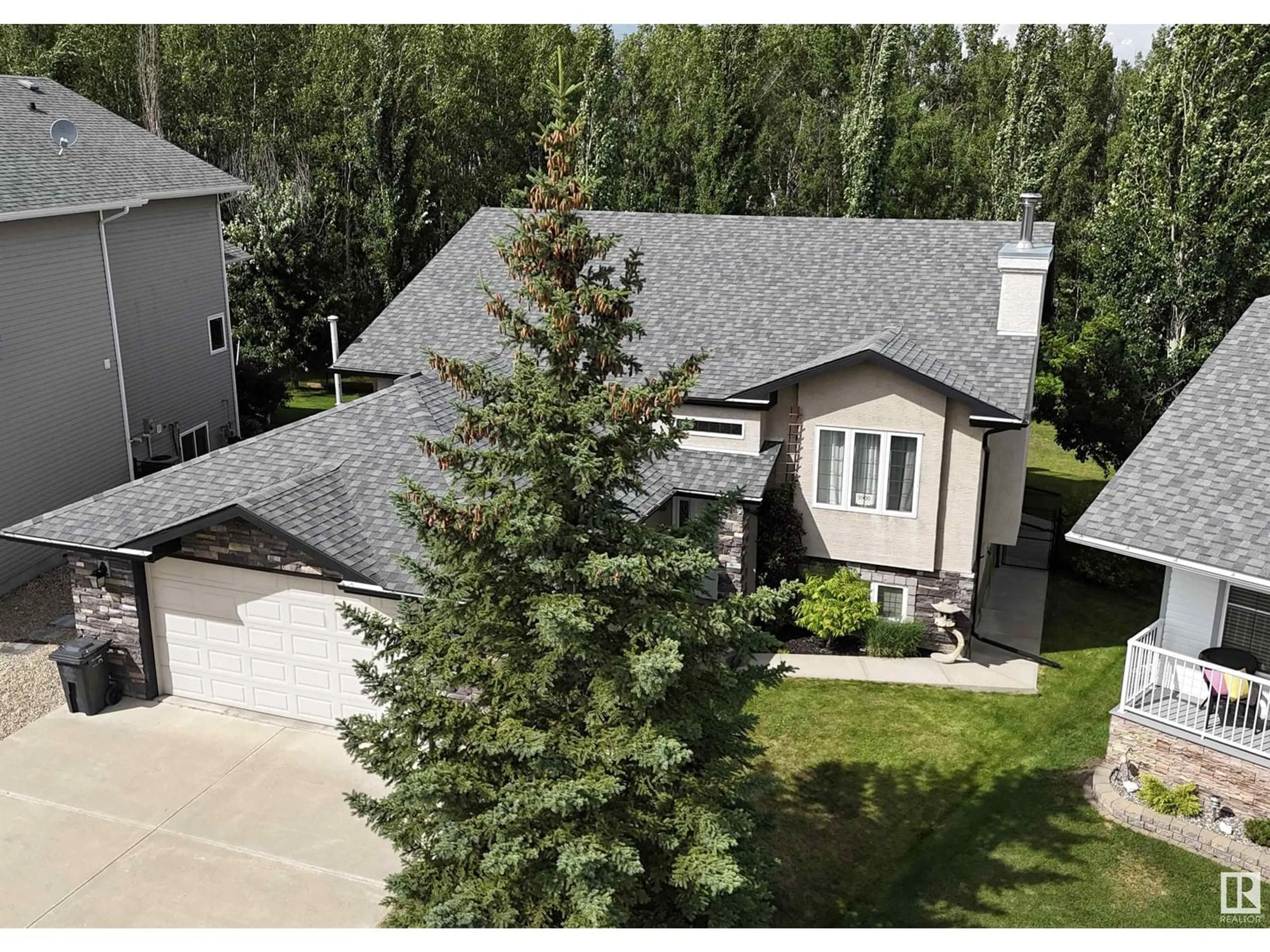 A pic from outside/outdoor area/front of a property/back of a property/a pic from drone, street for 3900 47 AV, Drayton Valley Alberta T7A0A8