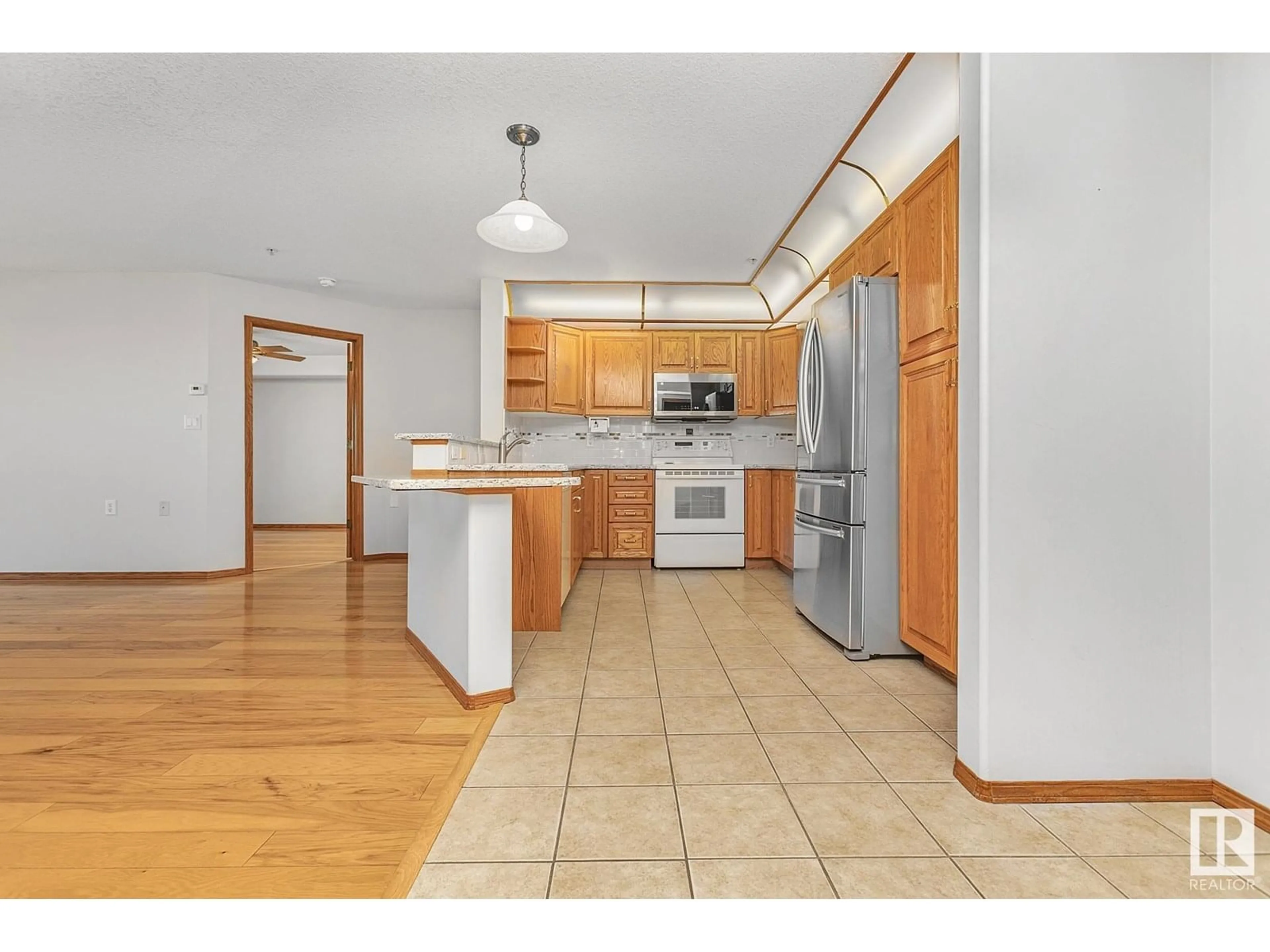 Open concept kitchen, unknown for 332 BETHEL DR, Sherwood Park Alberta T8H2C5