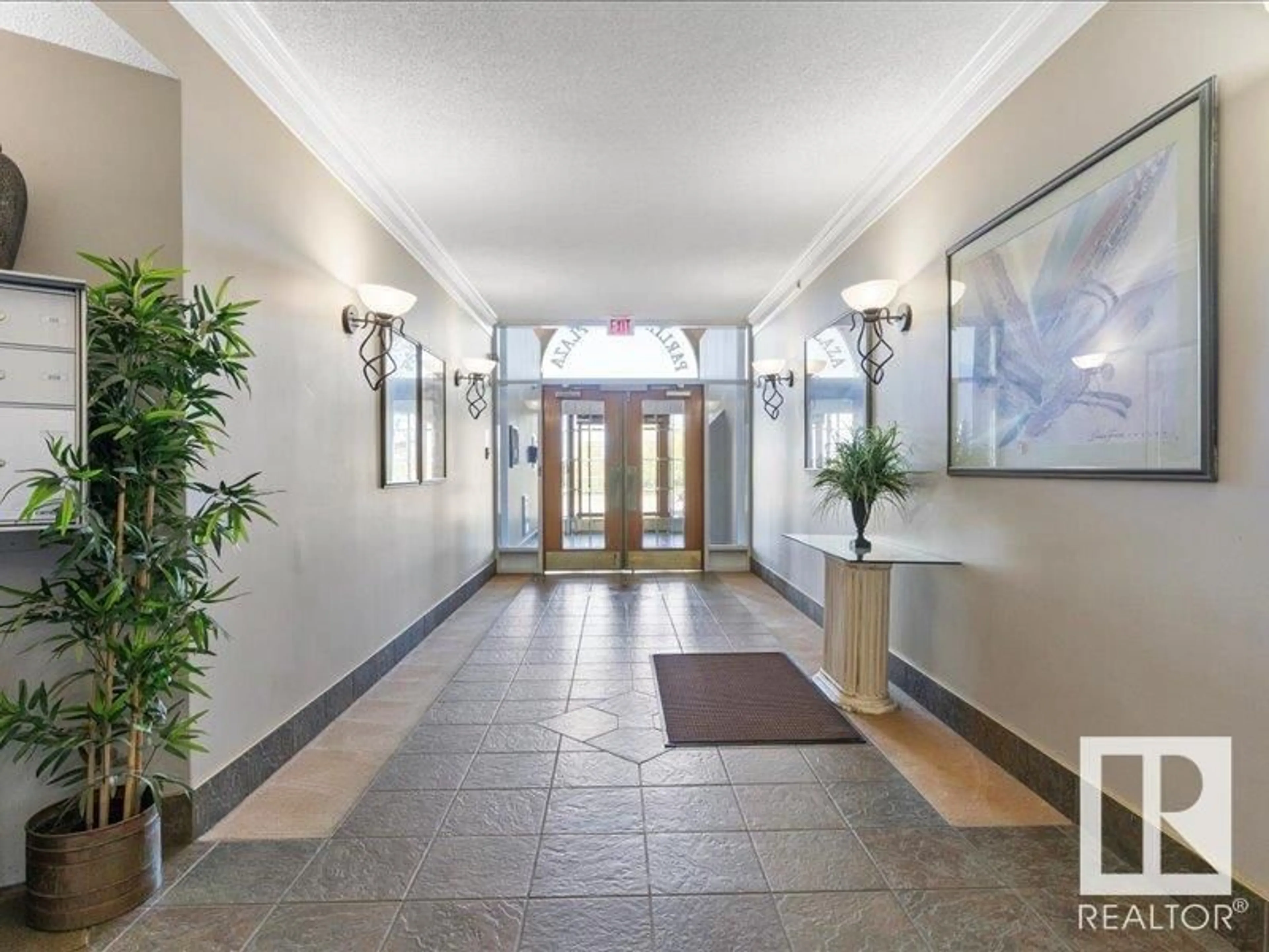 Indoor foyer for #204 - 9640 105 ST NW, Edmonton Alberta T5K0Z7