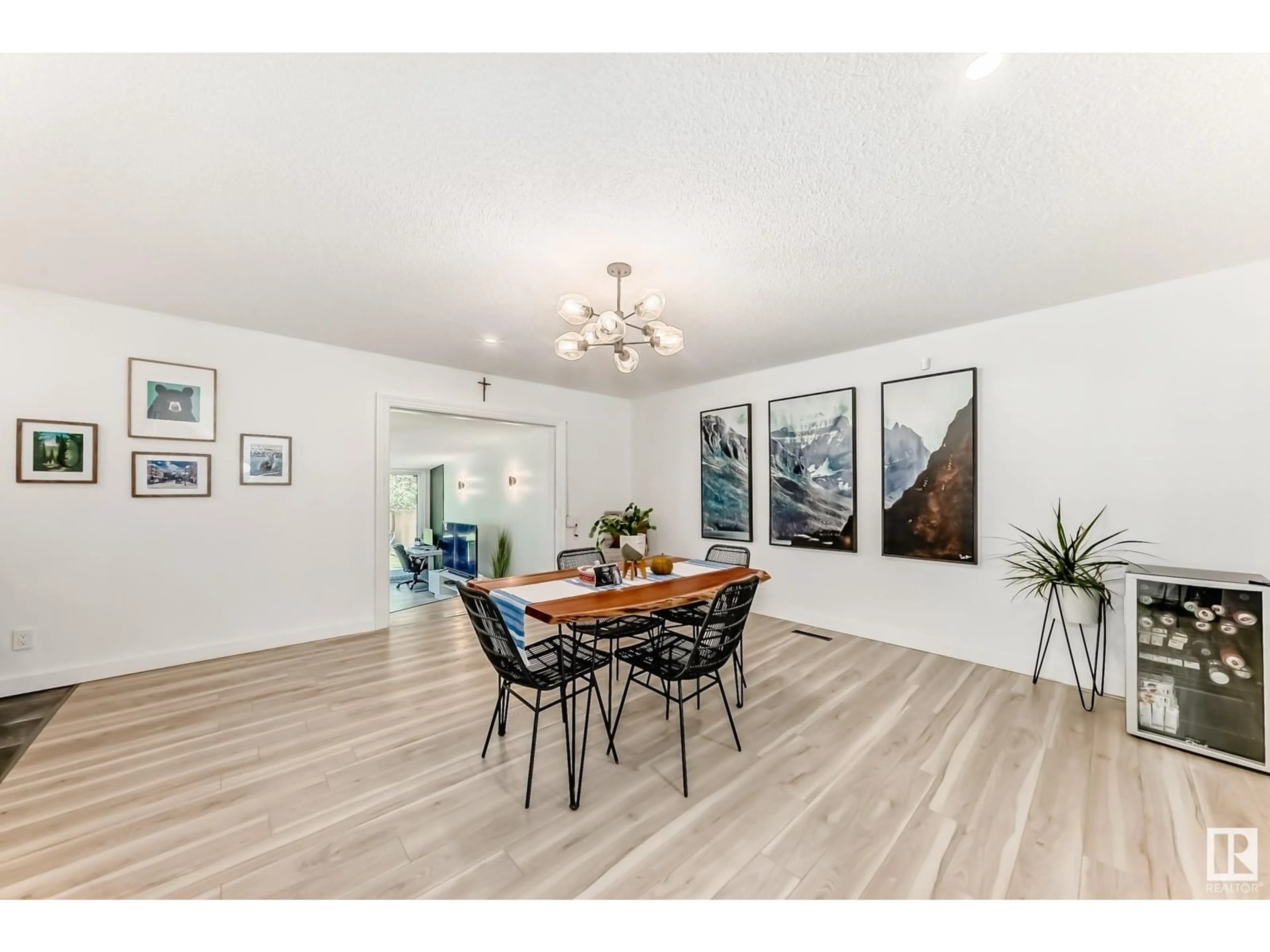 Dining room, wood/laminate floor for 15226 81 AV, Edmonton Alberta T5R3P1