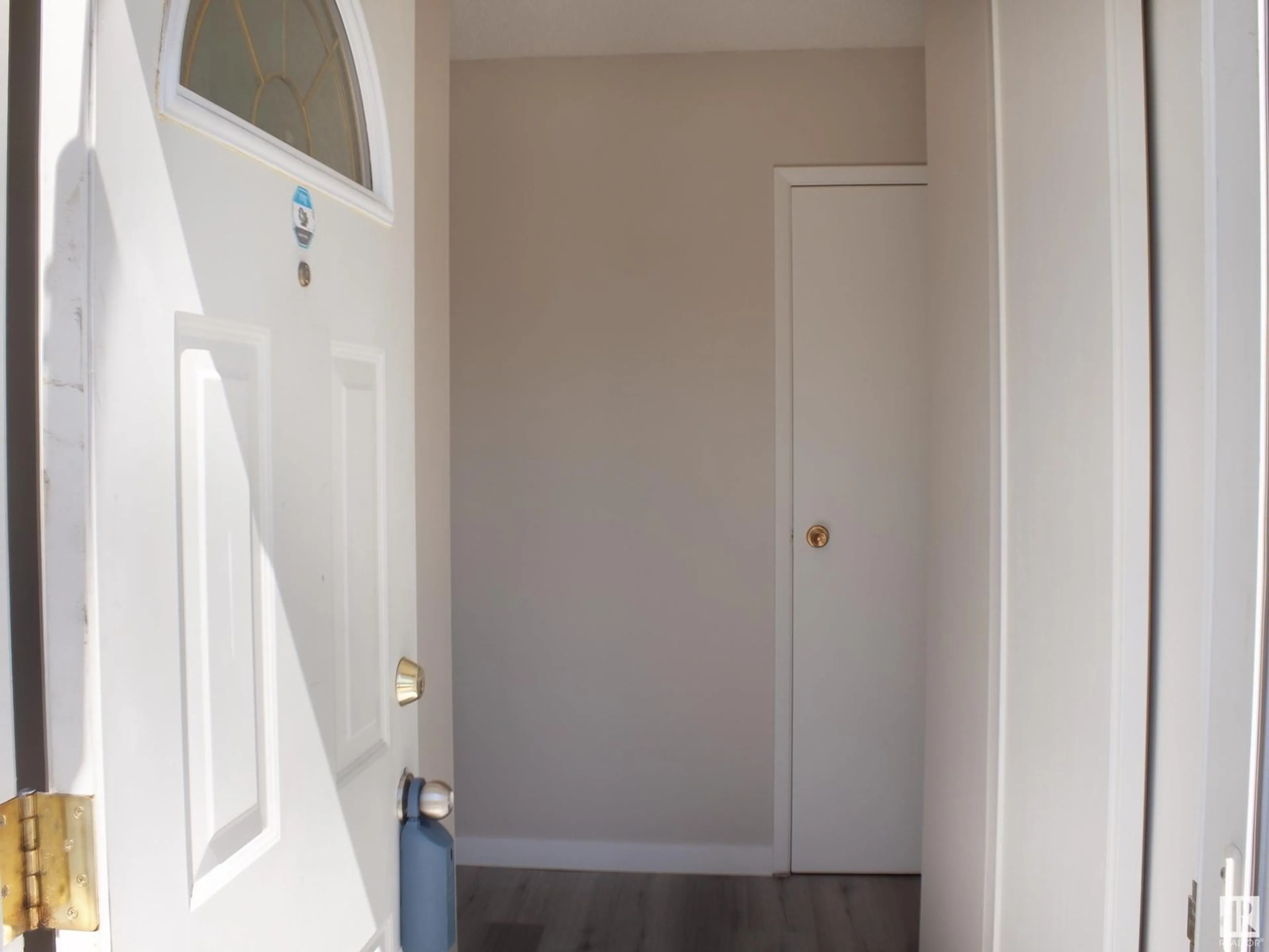 Indoor entryway for 1937 73 ST, Edmonton Alberta T6K2B6