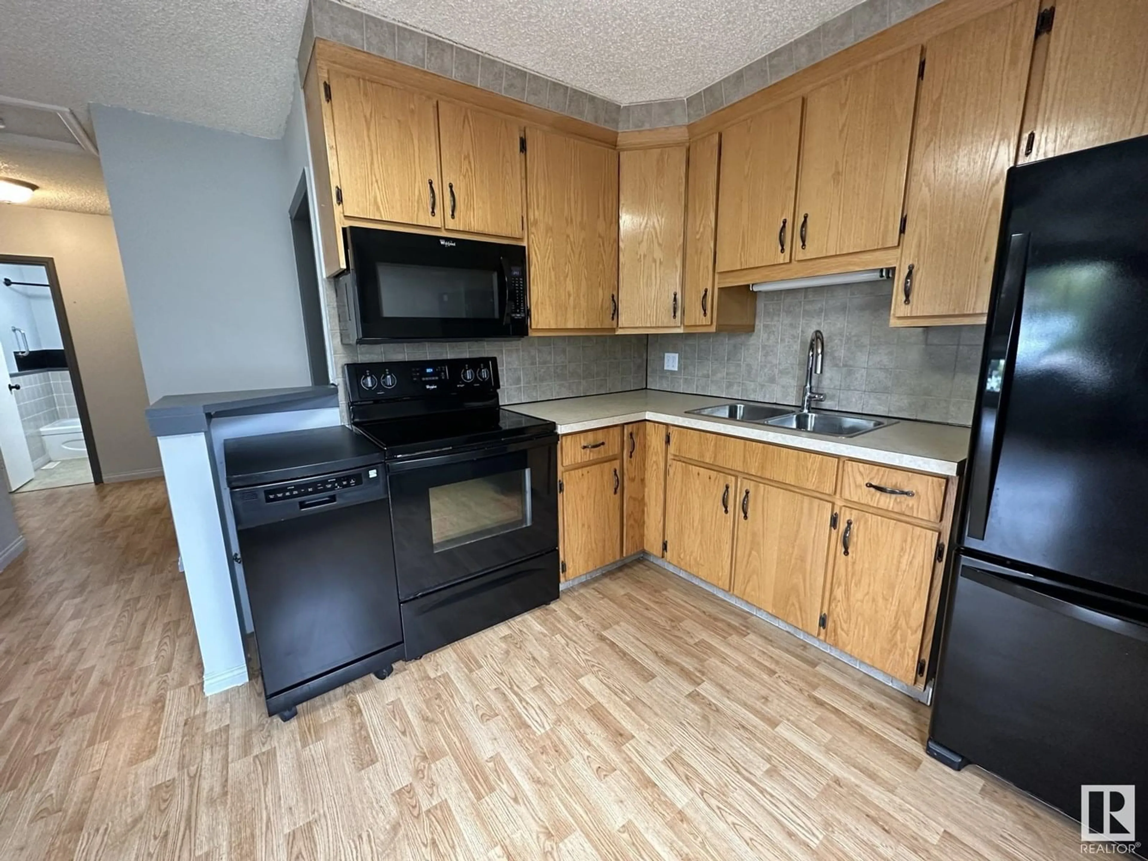Standard kitchen, unknown for 4505 52 ST, Smoky Lake Town Alberta T0A3C0