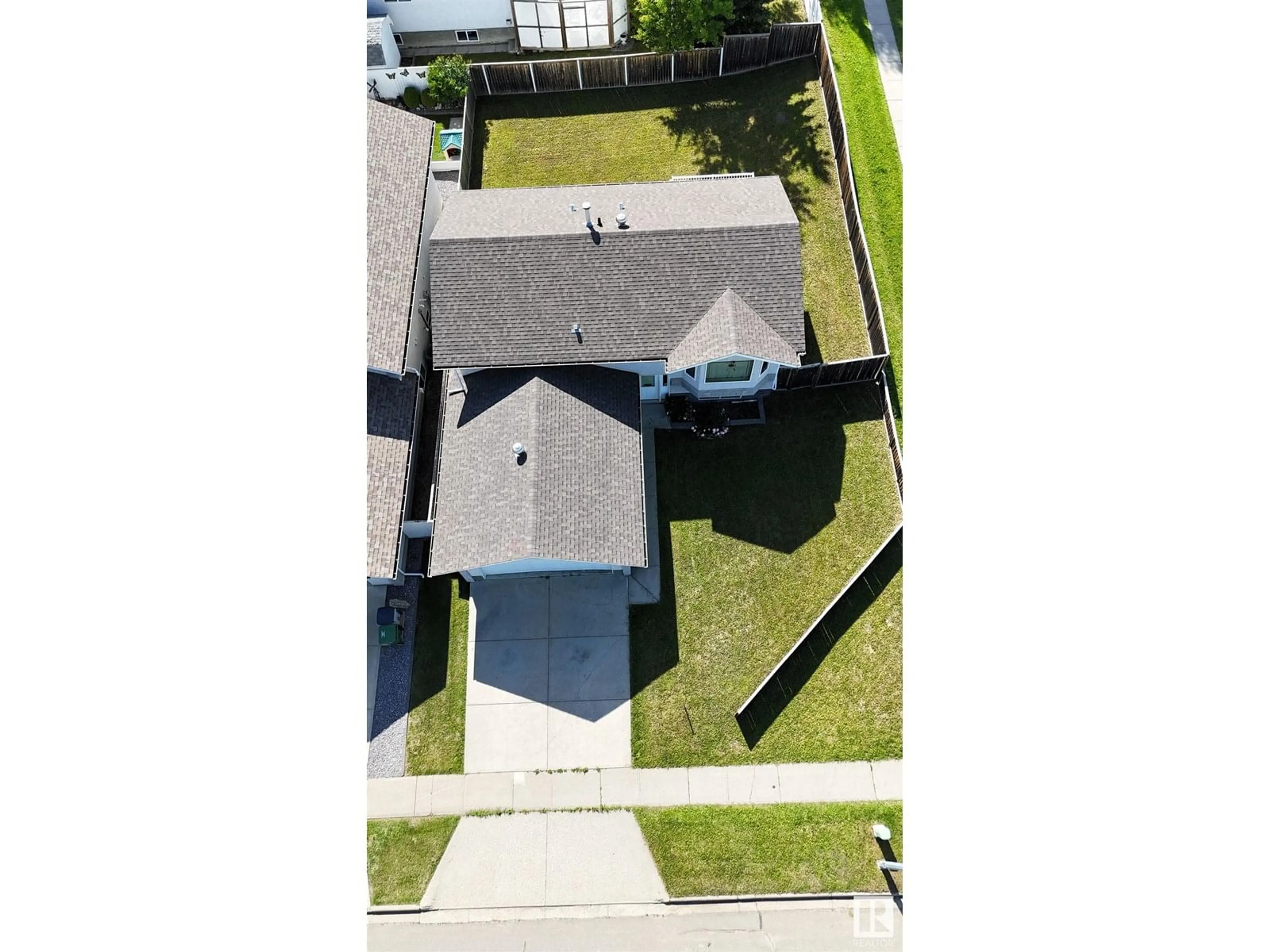 A pic from outside/outdoor area/front of a property/back of a property/a pic from drone, unknown for 1240 WESTHAVEN DRIVE, Edson Alberta T7E1W5