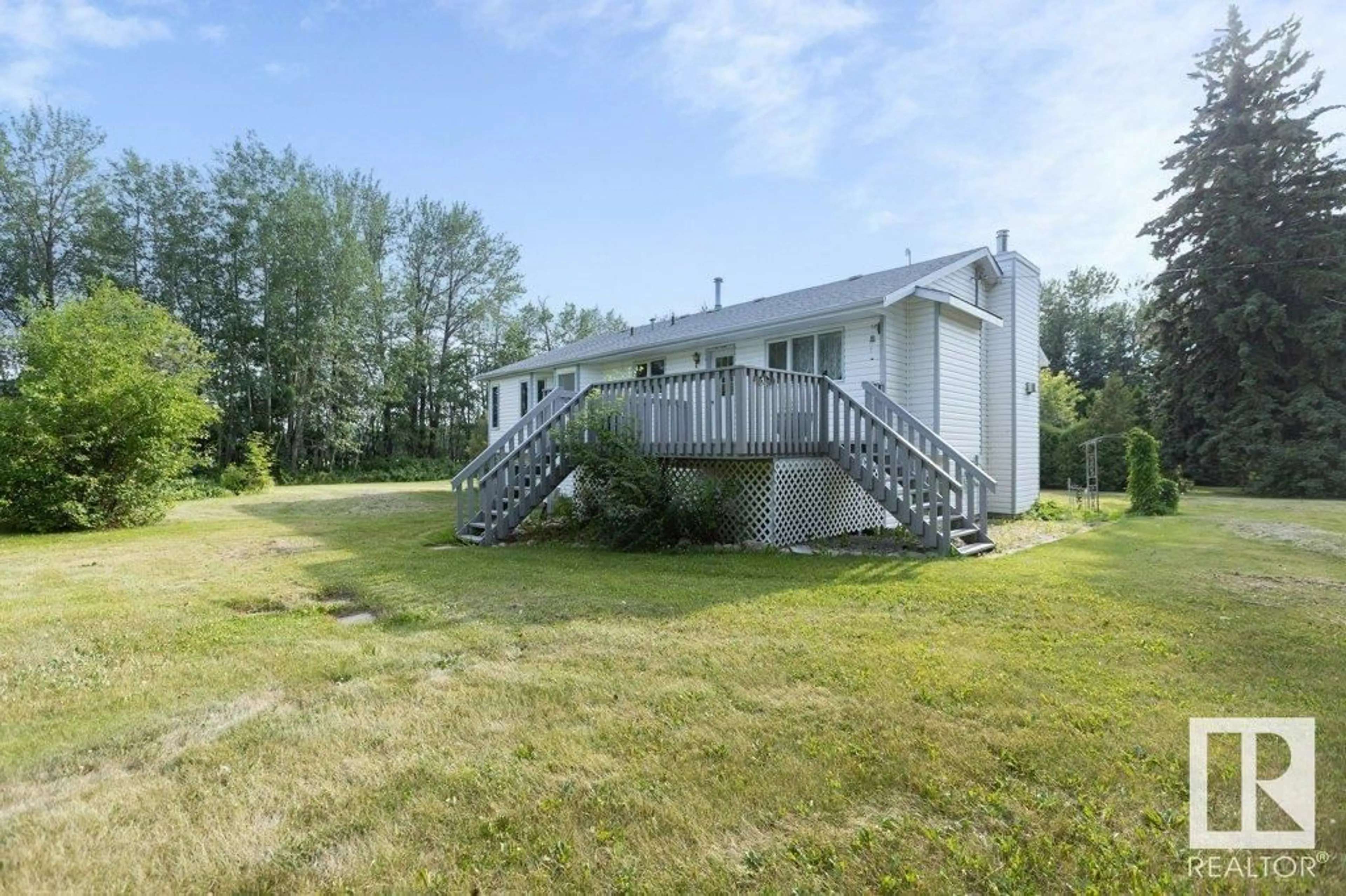 A pic from outside/outdoor area/front of a property/back of a property/a pic from drone, unknown for 64217 RG RD 12, Rural Westlock County Alberta T0G0Y0