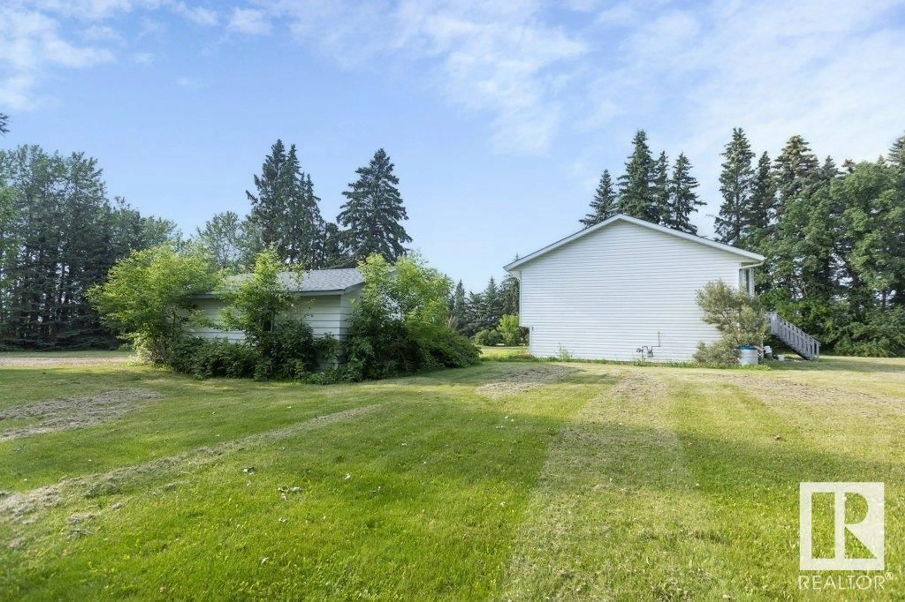 A pic from outside/outdoor area/front of a property/back of a property/a pic from drone, unknown for 64217 RG RD 12, Rural Westlock County Alberta T0G0Y0