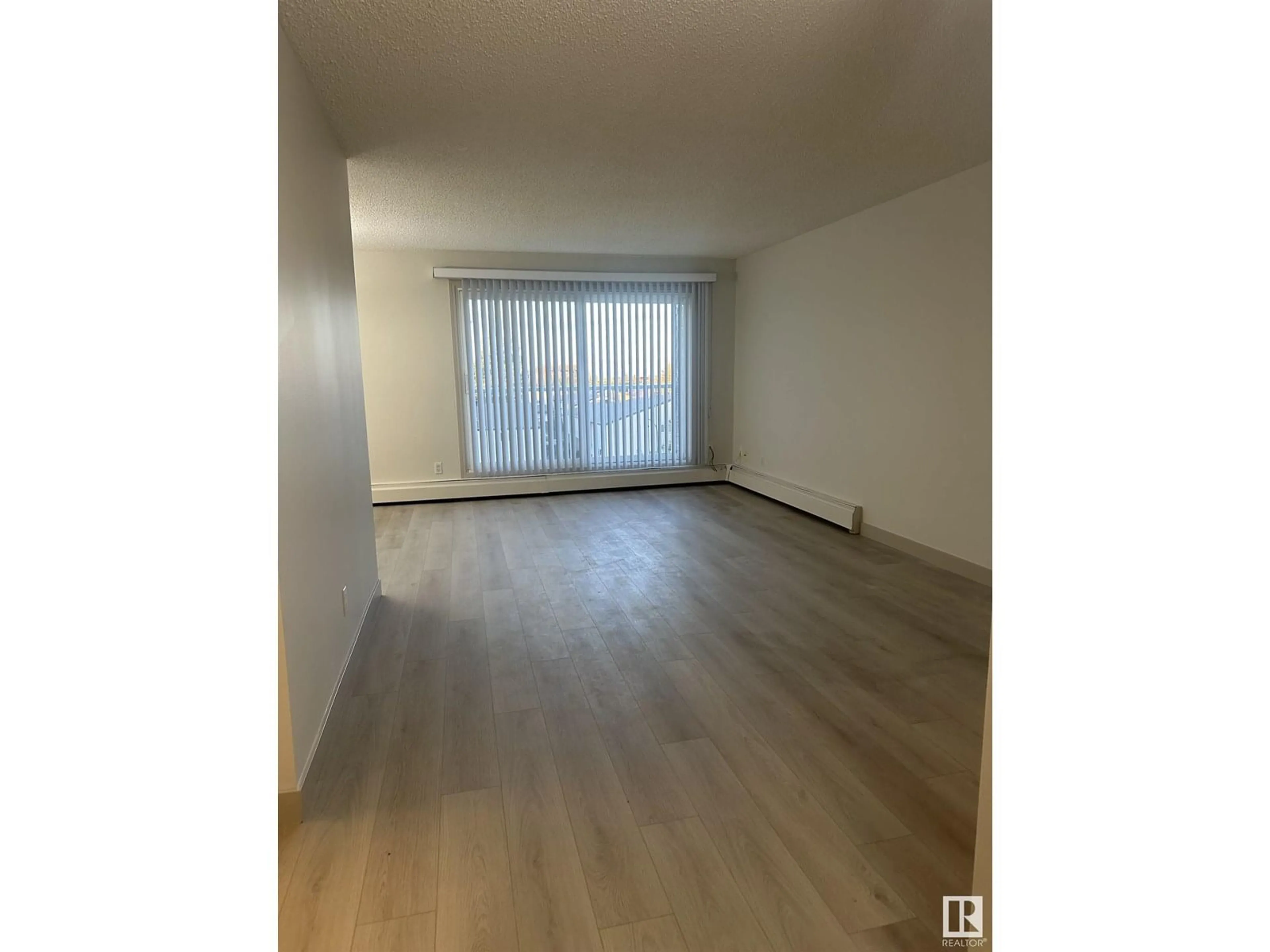 A pic of a room for 408 18204 93 AV NW, Edmonton Alberta T5T4K6