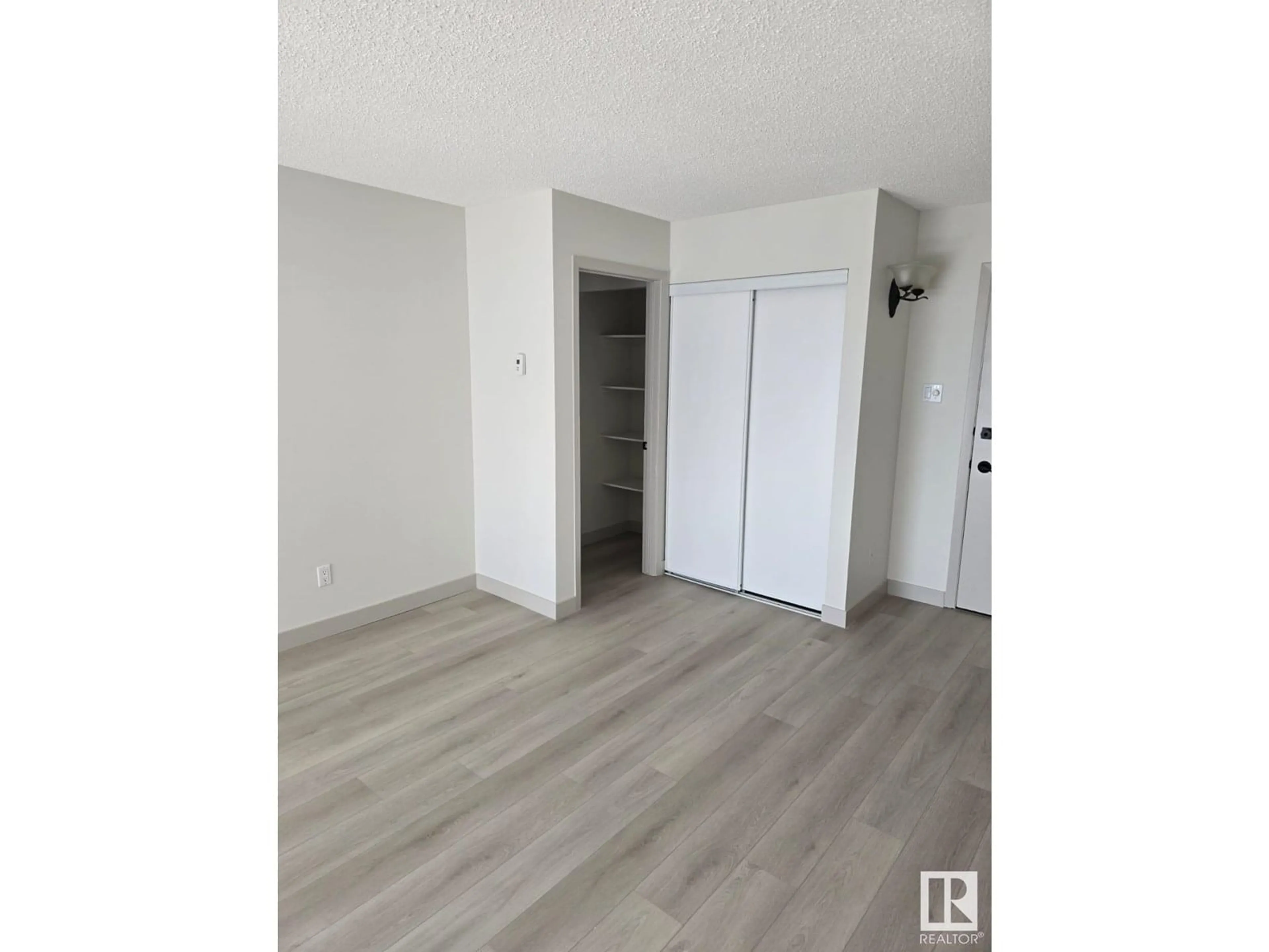 A pic of a room for 408 18204 93 AV NW, Edmonton Alberta T5T4K6