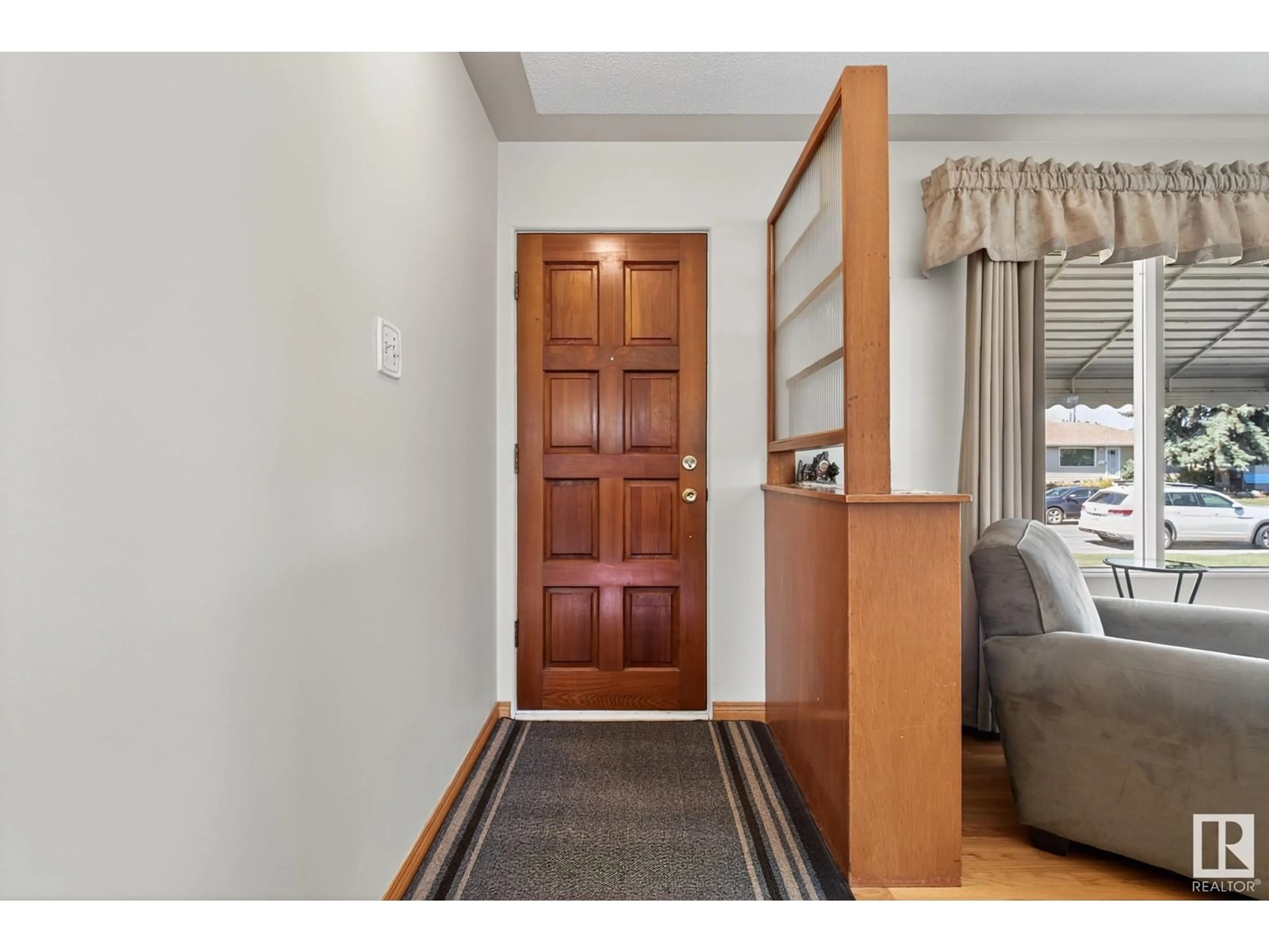 Indoor entryway for NW - 13419 131 ST, Edmonton Alberta T5L1N8