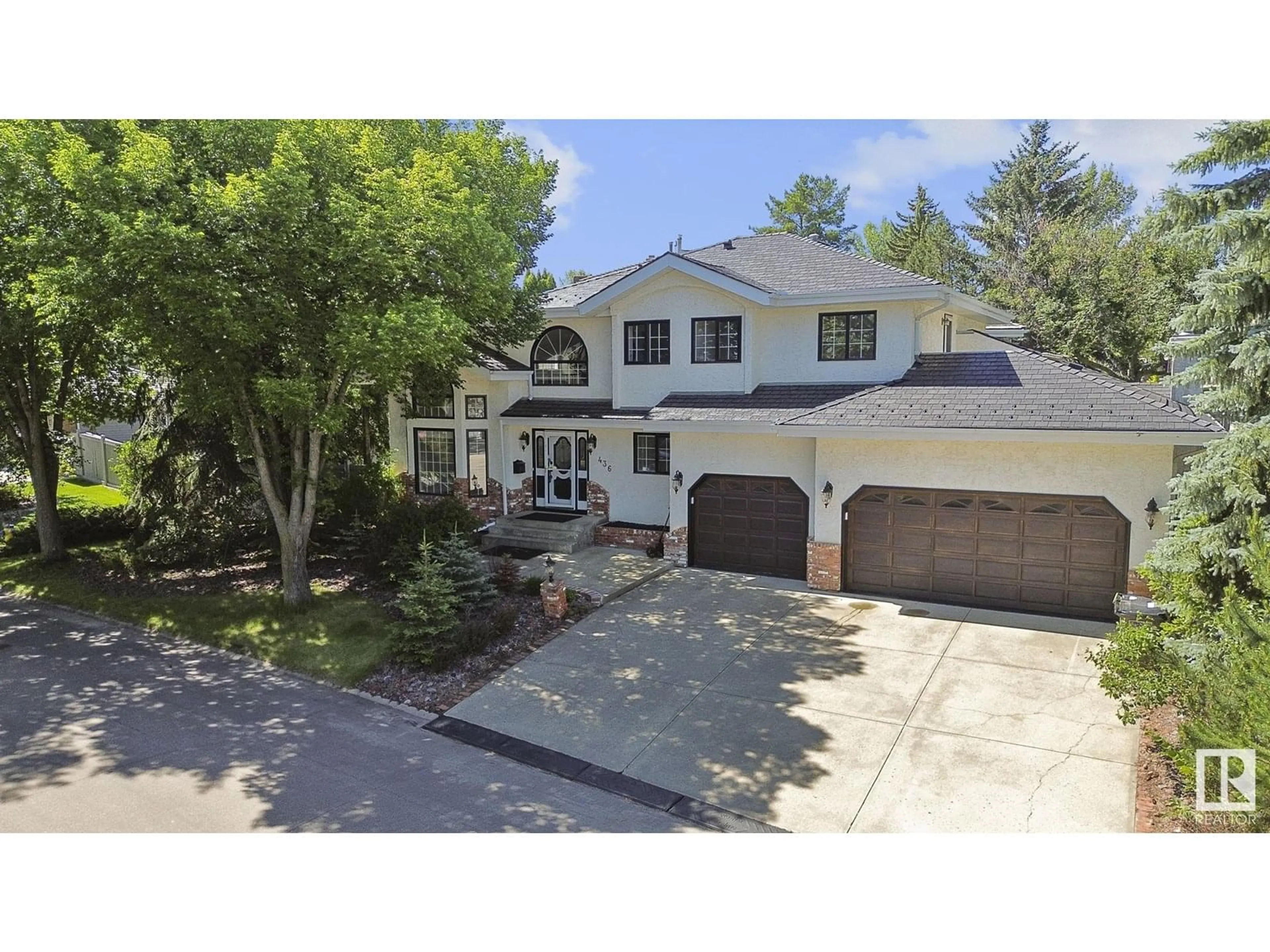 A pic from outside/outdoor area/front of a property/back of a property/a pic from drone, street for 436 OLSEN CL, Edmonton Alberta T6R1L1