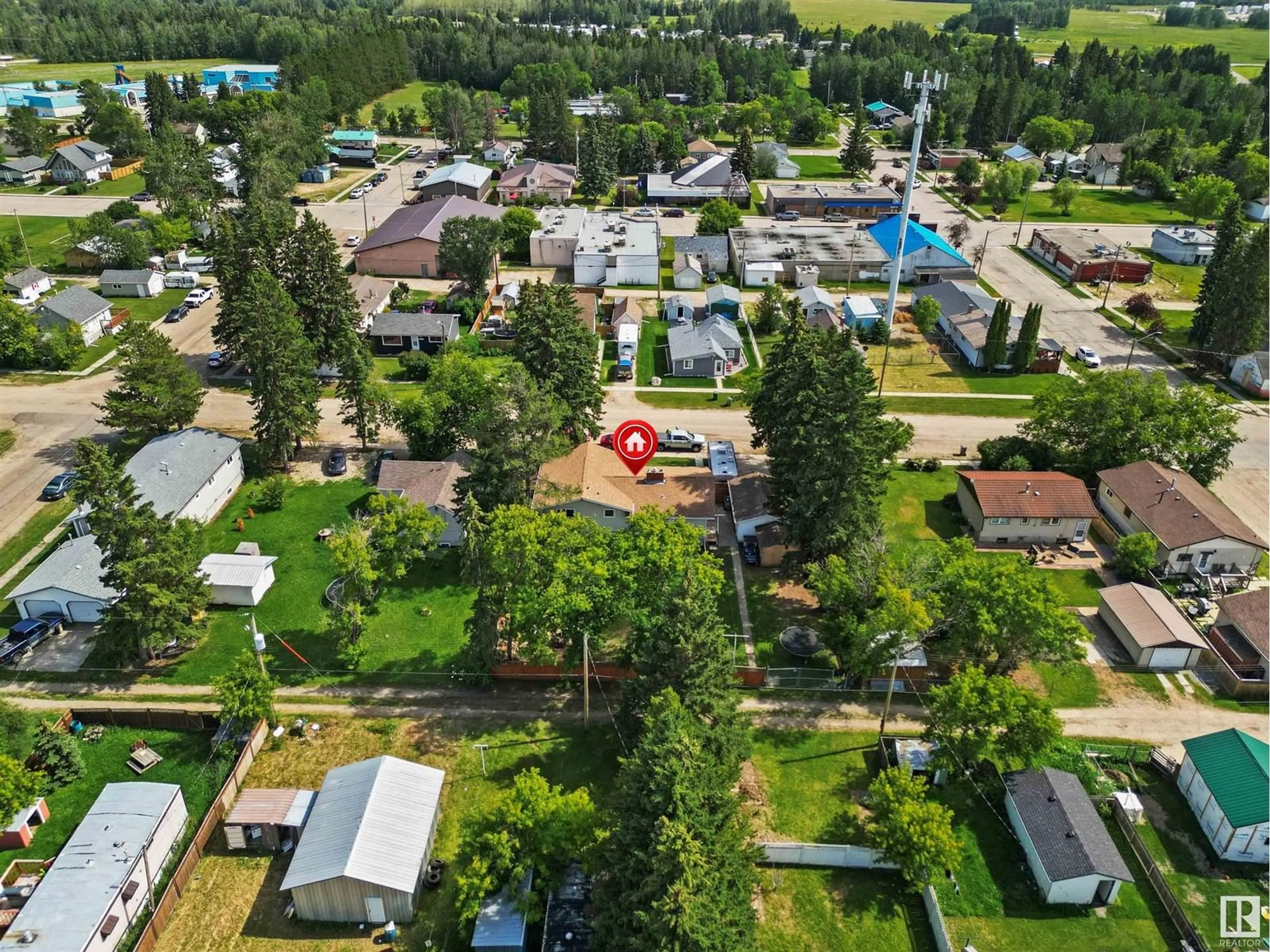 A pic from outside/outdoor area/front of a property/back of a property/a pic from drone, unknown for 4916 51 AVENUE, Breton Alberta T0C0P0