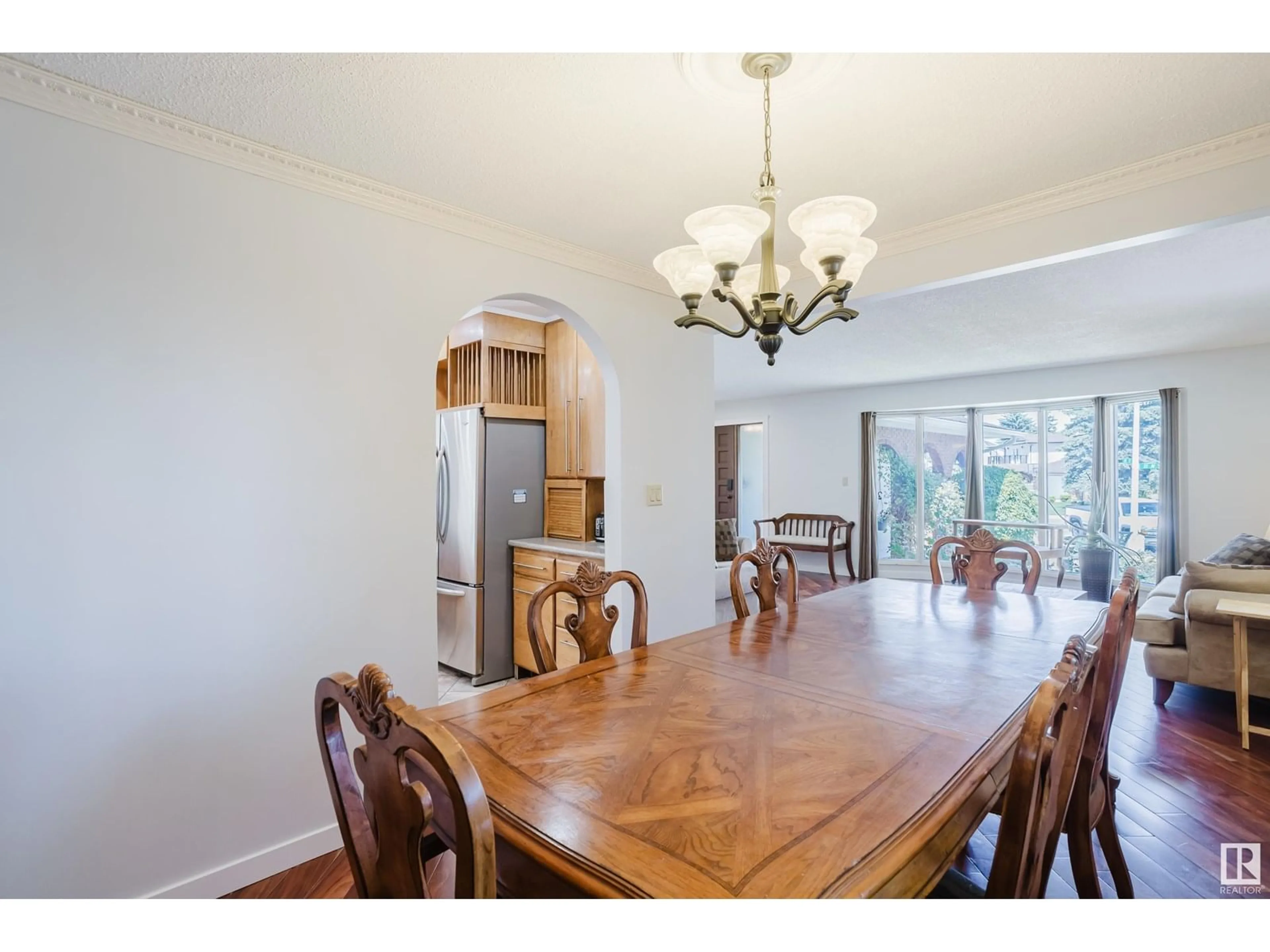 Dining room, unknown for 6427 37 AV, Edmonton Alberta T6L1H7