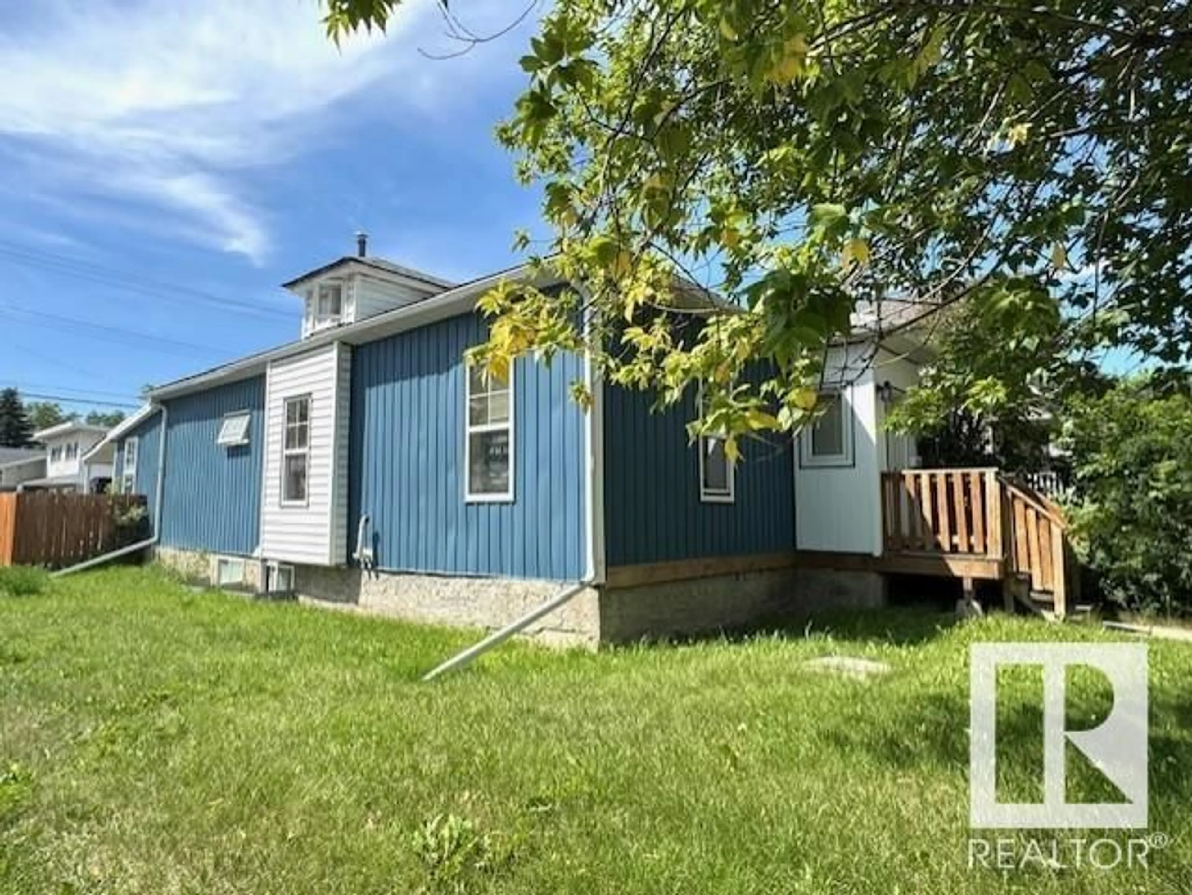 Shed for 11202 96 ST, Edmonton Alberta T5G1S9