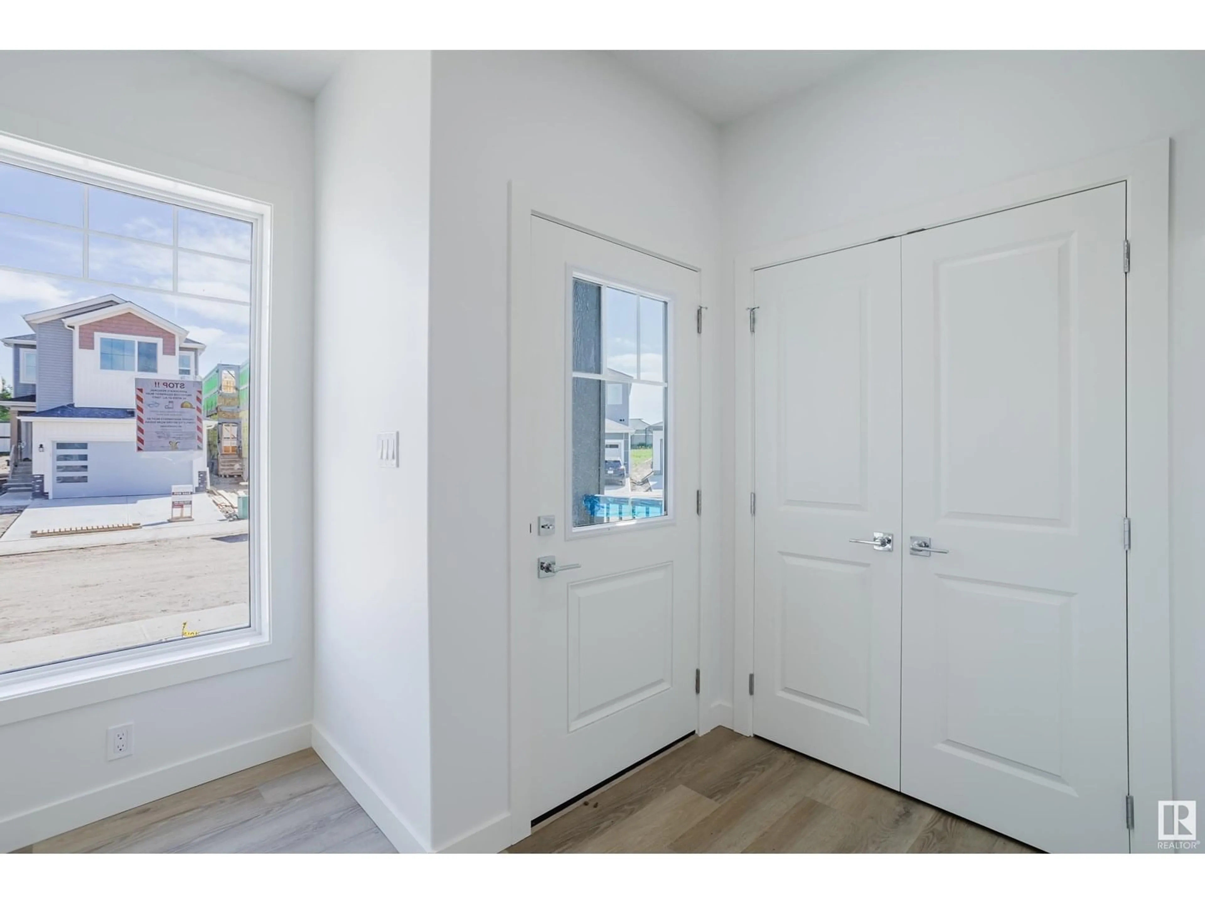 Indoor entryway for 263 MUNN WY, Leduc Alberta T9E0S9