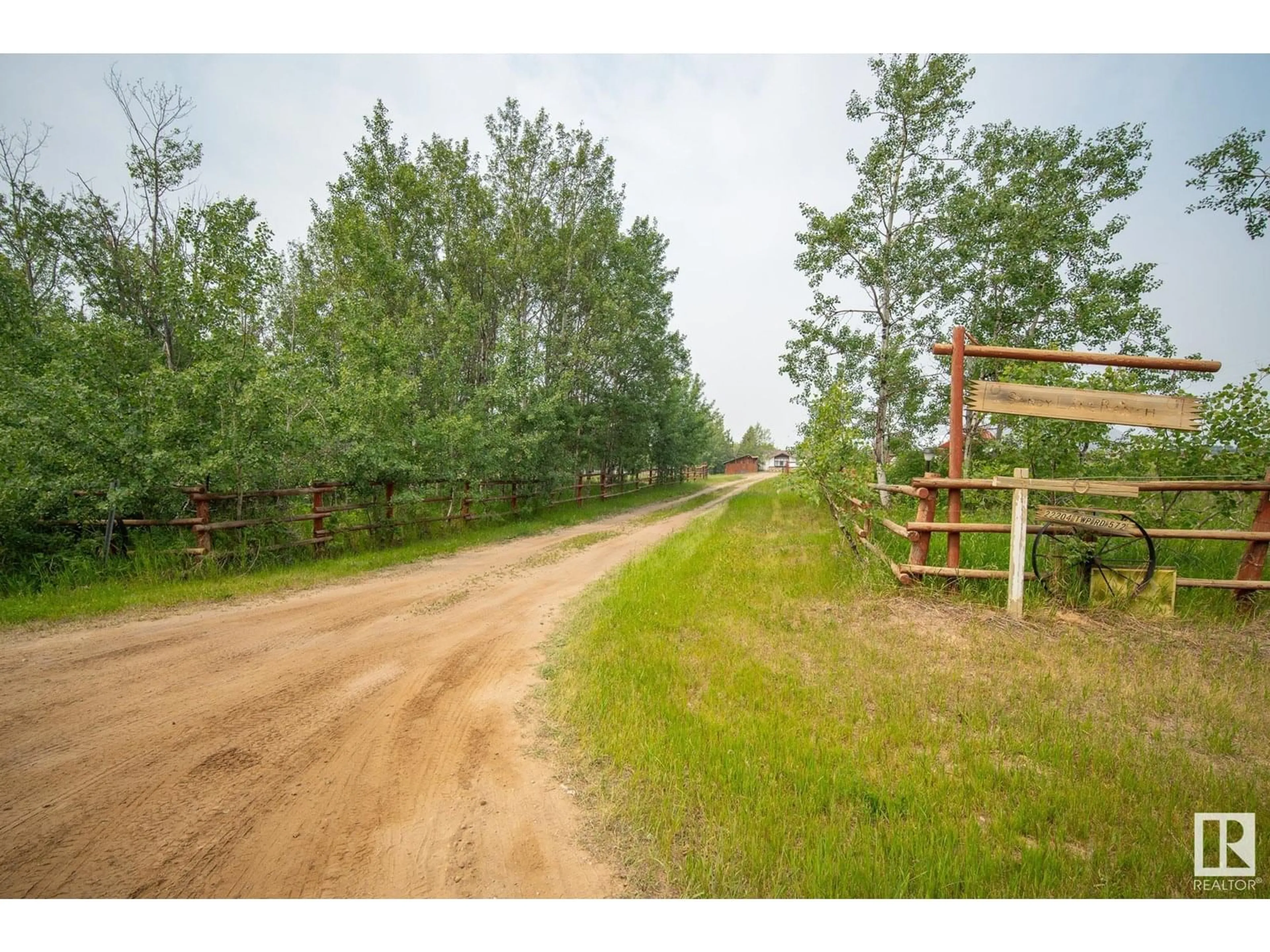 Unknown for 22204 TOWNSHIP ROAD 572, Rural Sturgeon County Alberta T0A1N5