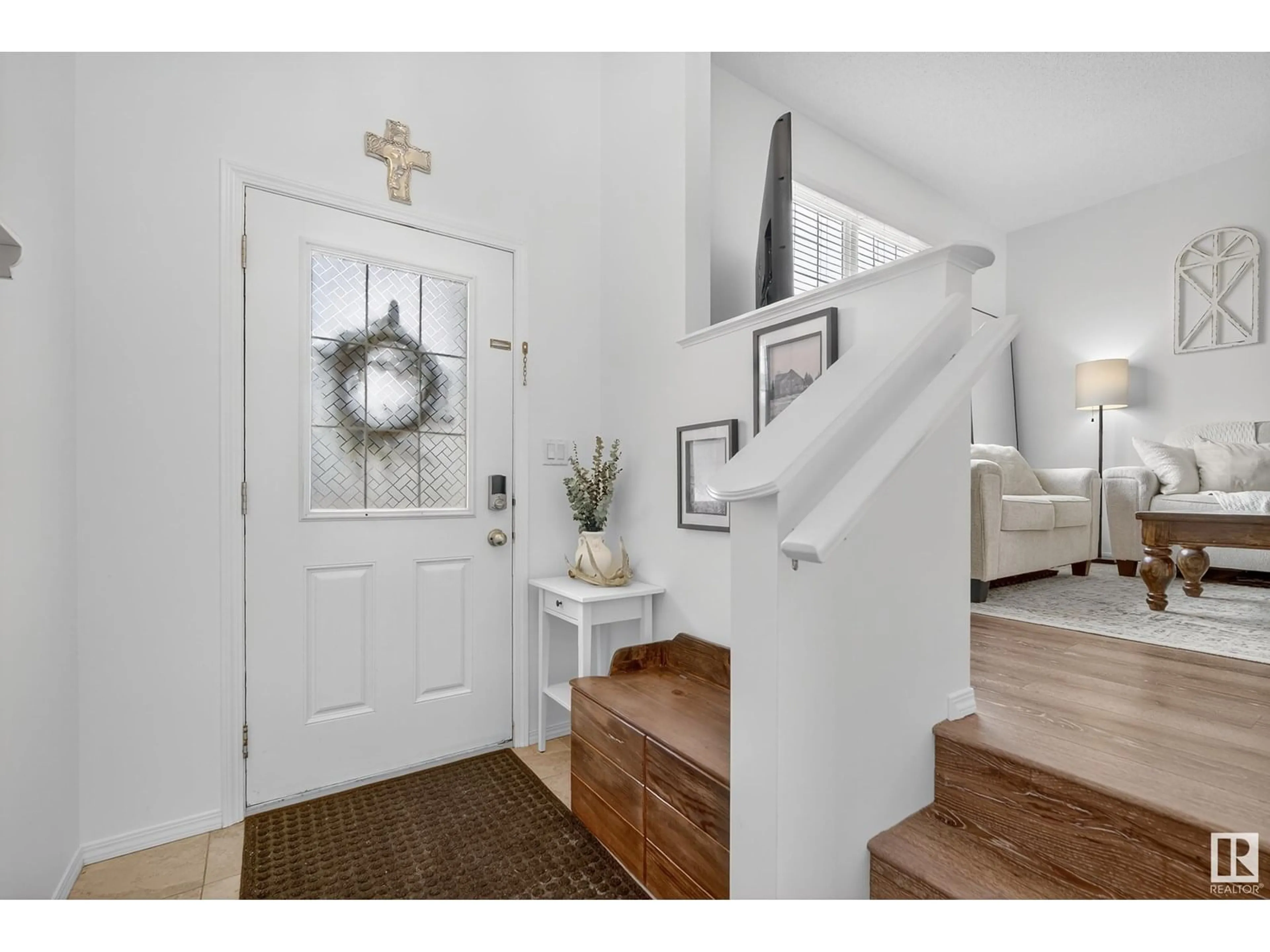 Indoor entryway for 417 SIMPKINS LI, Leduc Alberta T9E1B8