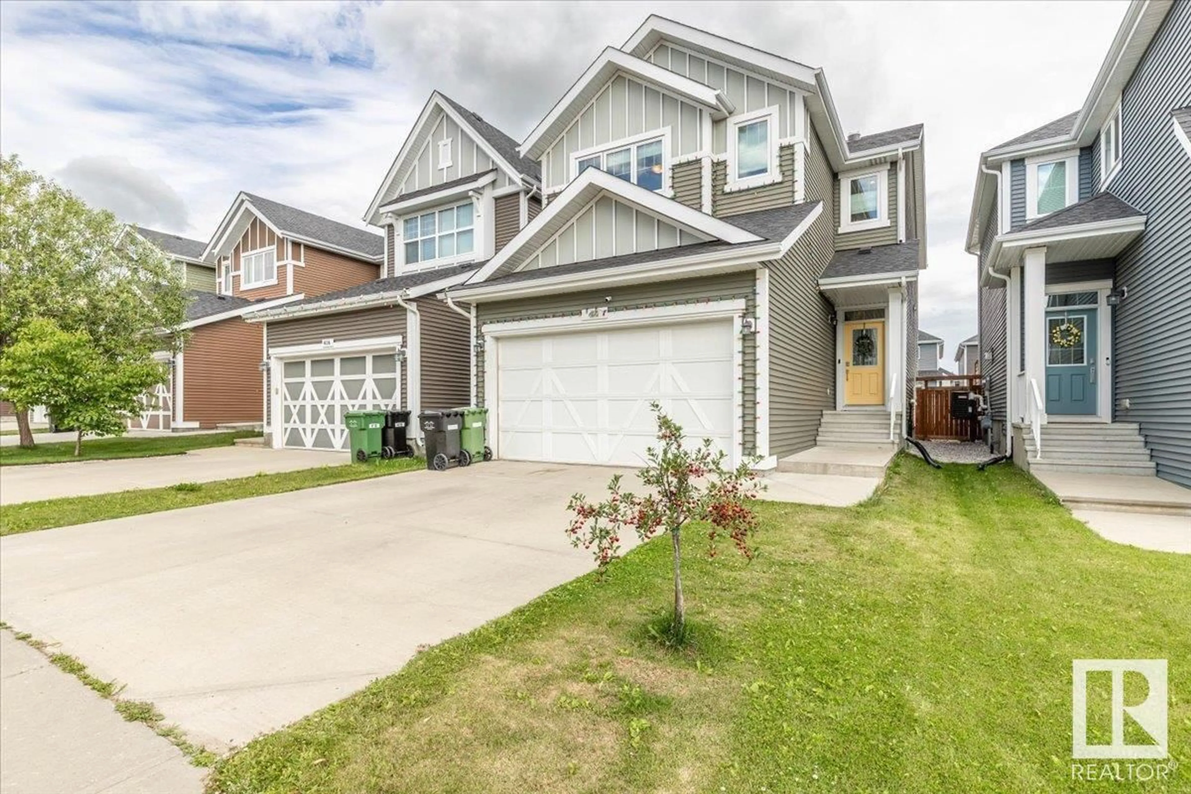 Home with vinyl exterior material, street for 414 SIMPKINS LI, Leduc Alberta T9E1B8