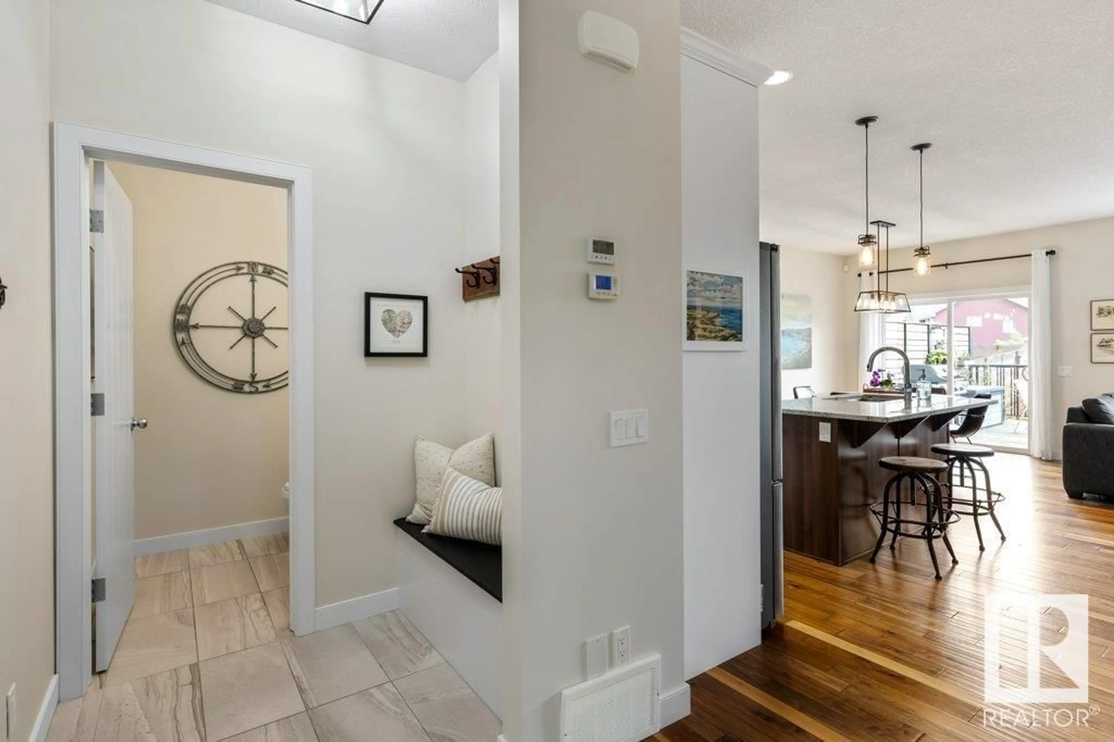 Indoor entryway for 94 JAMES CR, St. Albert Alberta T8N7S5