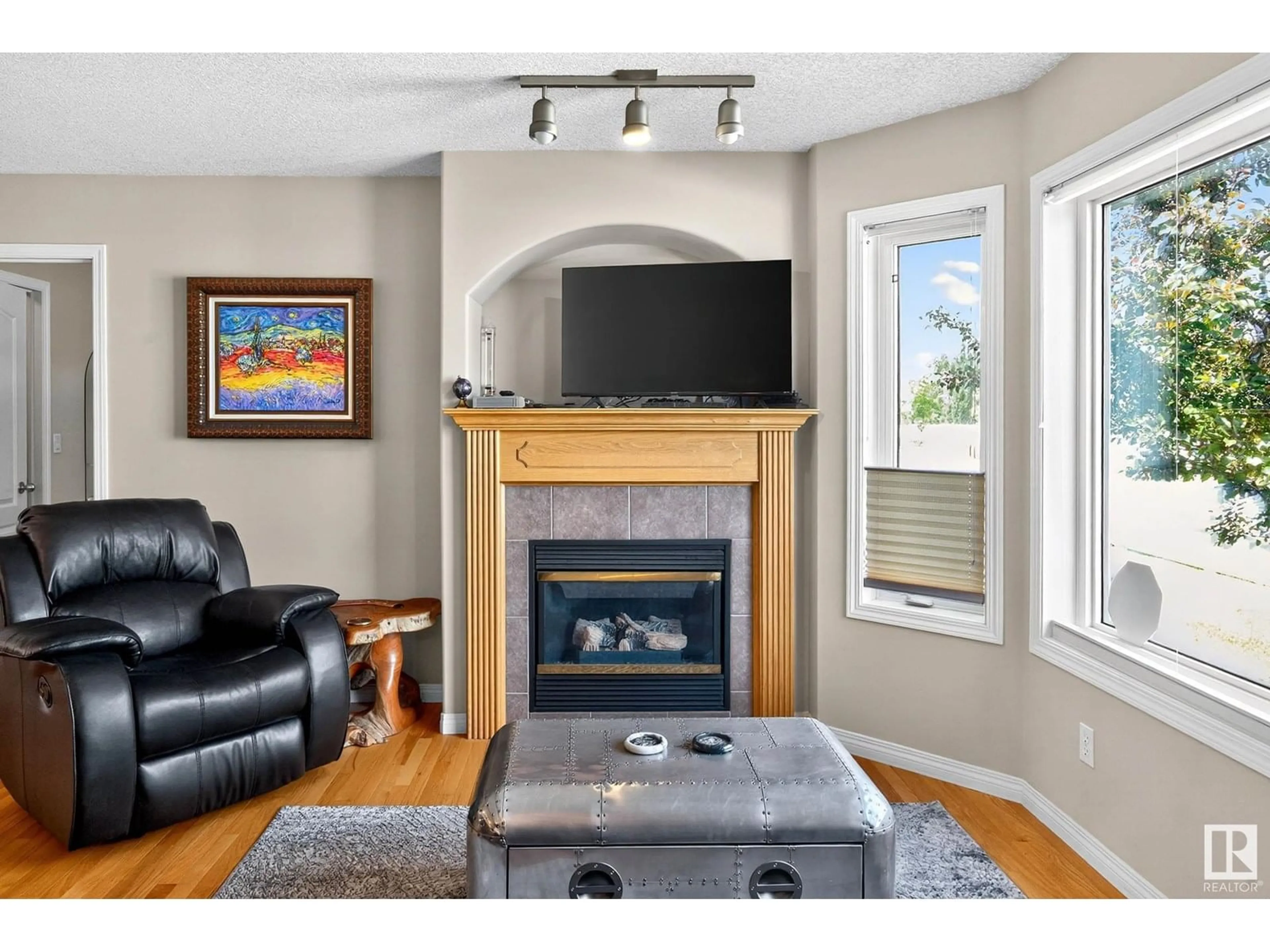 Living room with furniture, wood/laminate floor for #25 - 16415 77 ST, Edmonton Alberta T5Z3S8