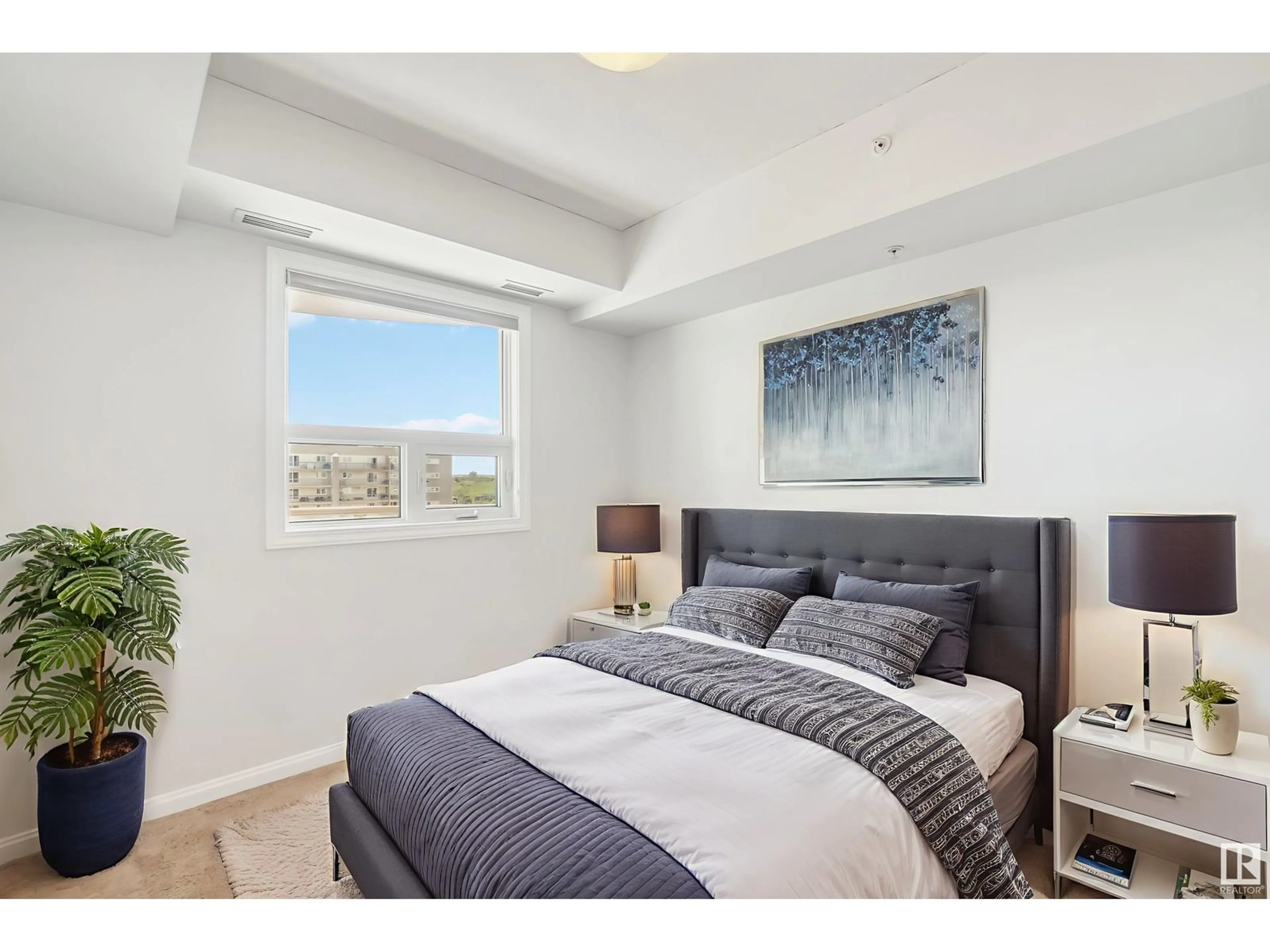 Bedroom with bed, unknown for 9819 - 1102 104 ST NW, Edmonton Alberta T5K0Y8