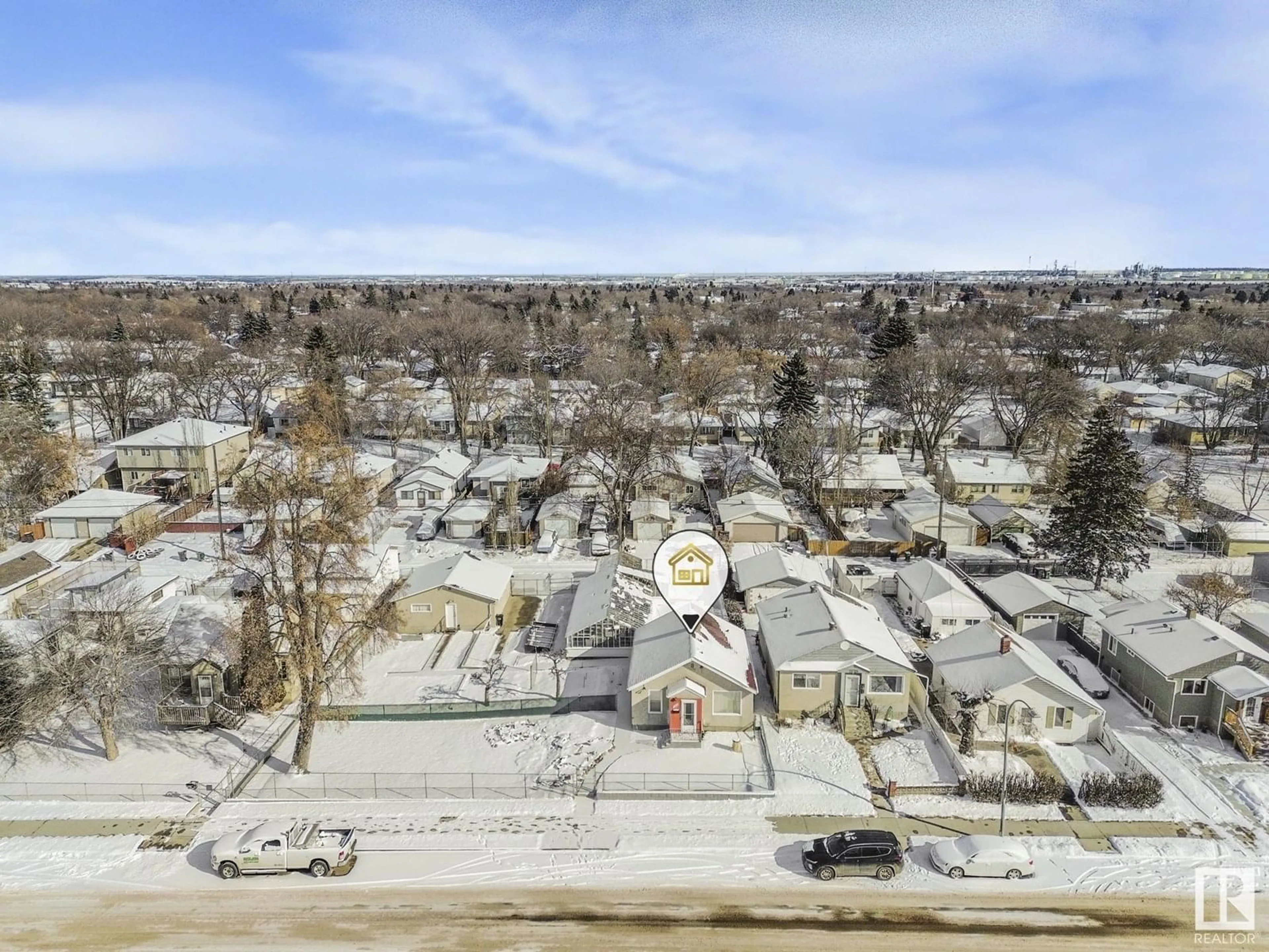 A pic from outside/outdoor area/front of a property/back of a property/a pic from drone, street for NW - 11929 54 ST, Edmonton Alberta T5W3N1