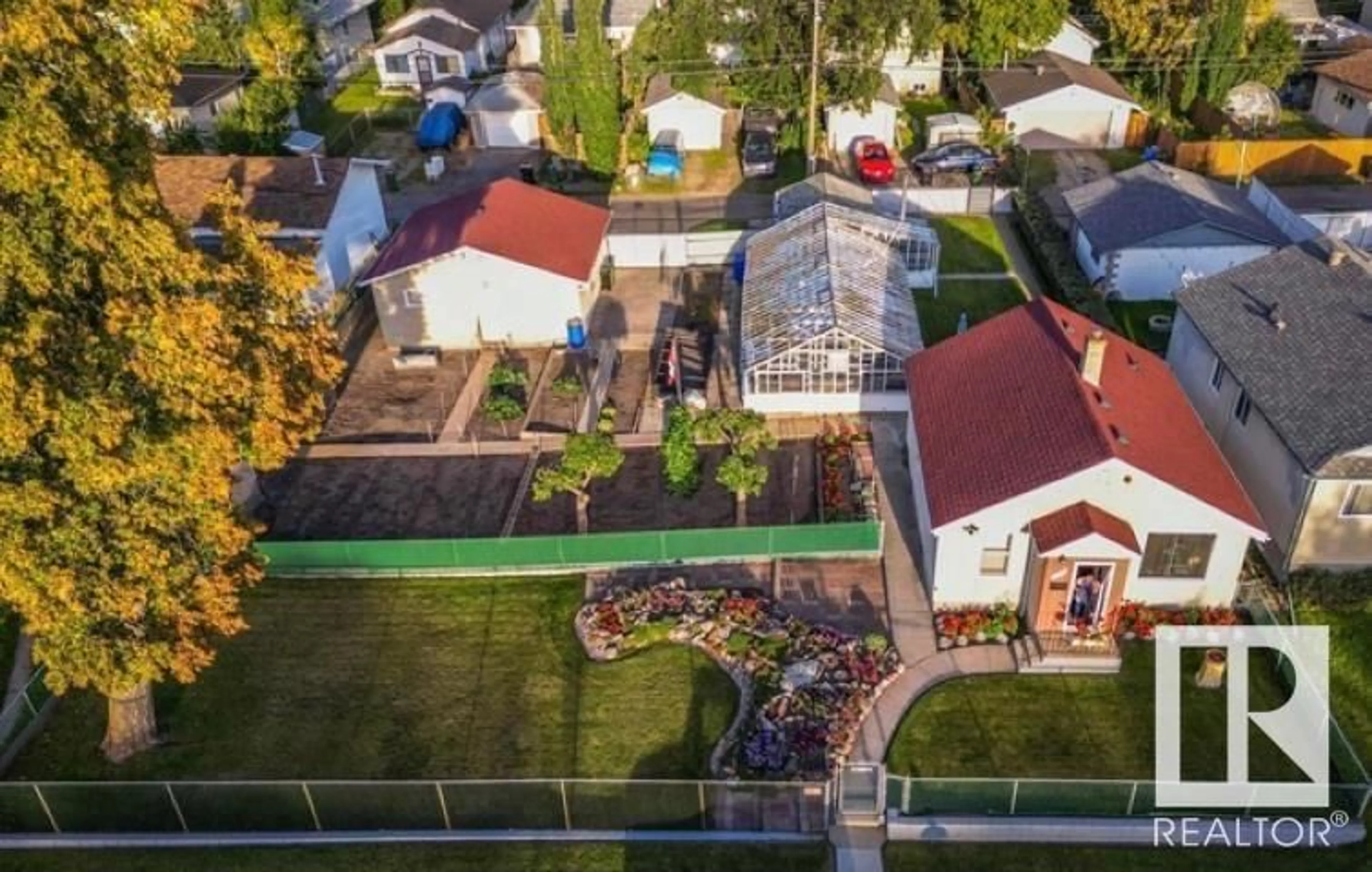 A pic from outside/outdoor area/front of a property/back of a property/a pic from drone, street for NW - 11929 54 ST, Edmonton Alberta T5W3N1