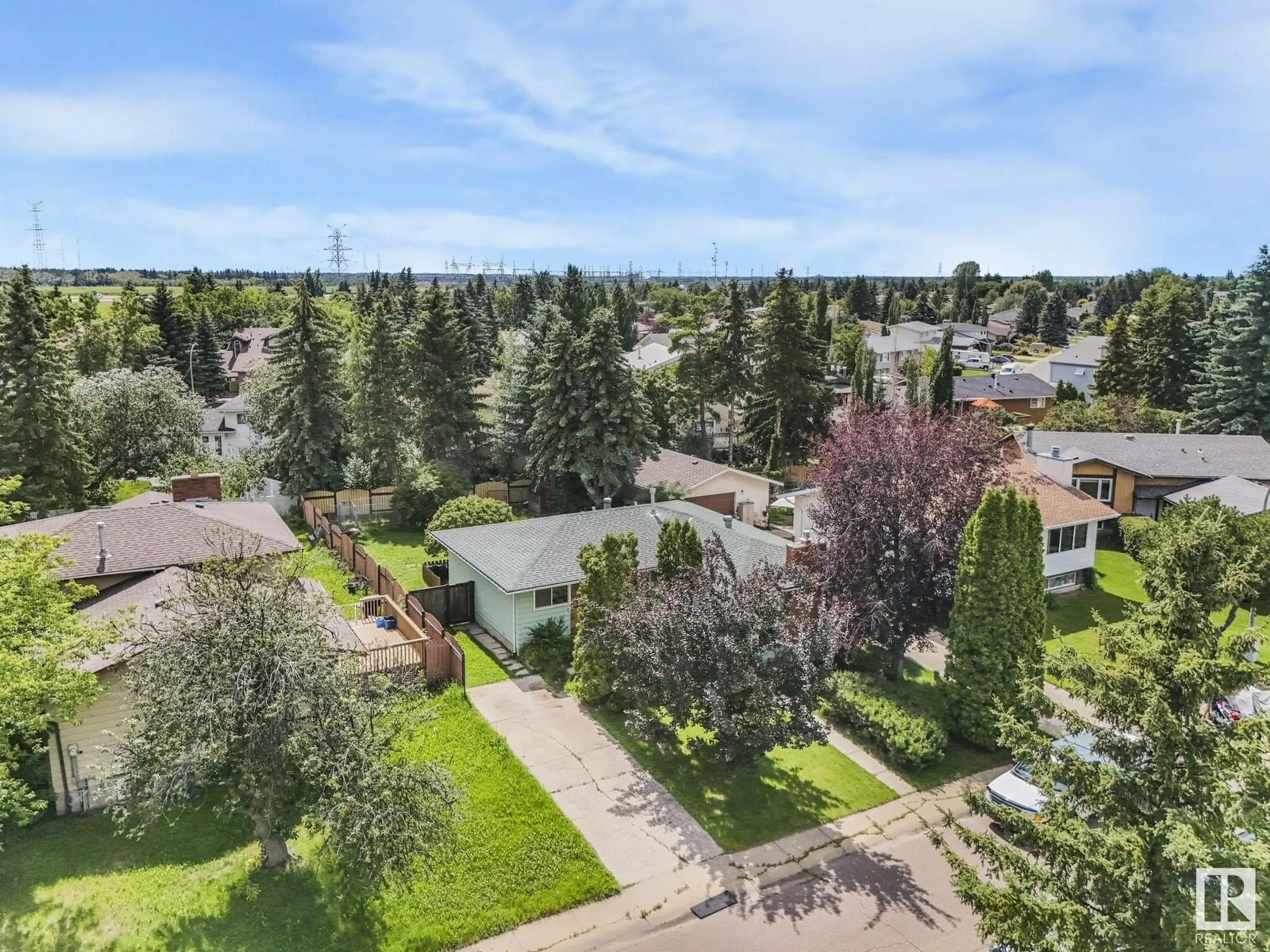 A pic from outside/outdoor area/front of a property/back of a property/a pic from drone, street for 1118 68 ST, Edmonton Alberta T6K1L1
