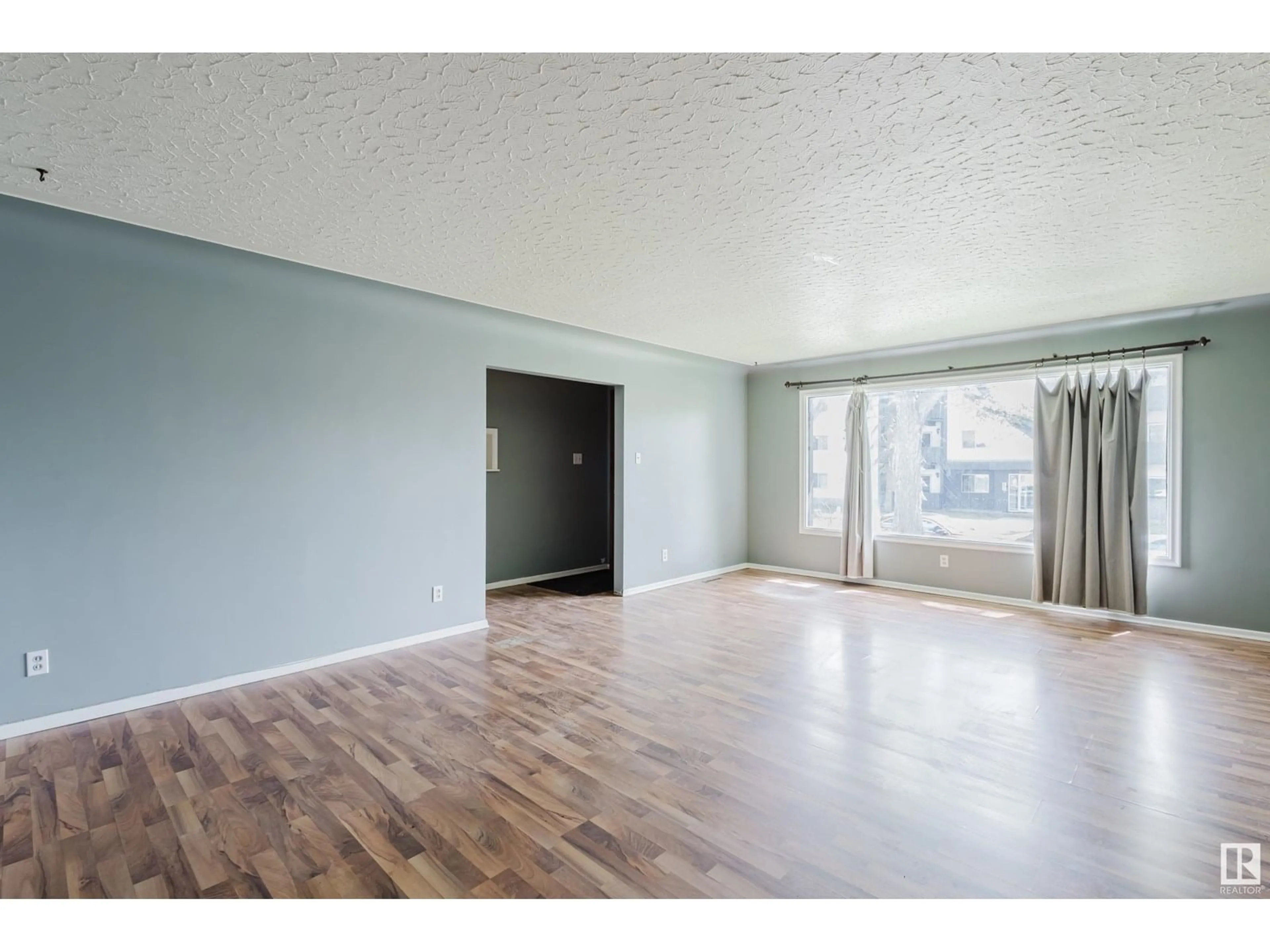 A pic of a room for 10454 78 AV, Edmonton Alberta T6E1P2