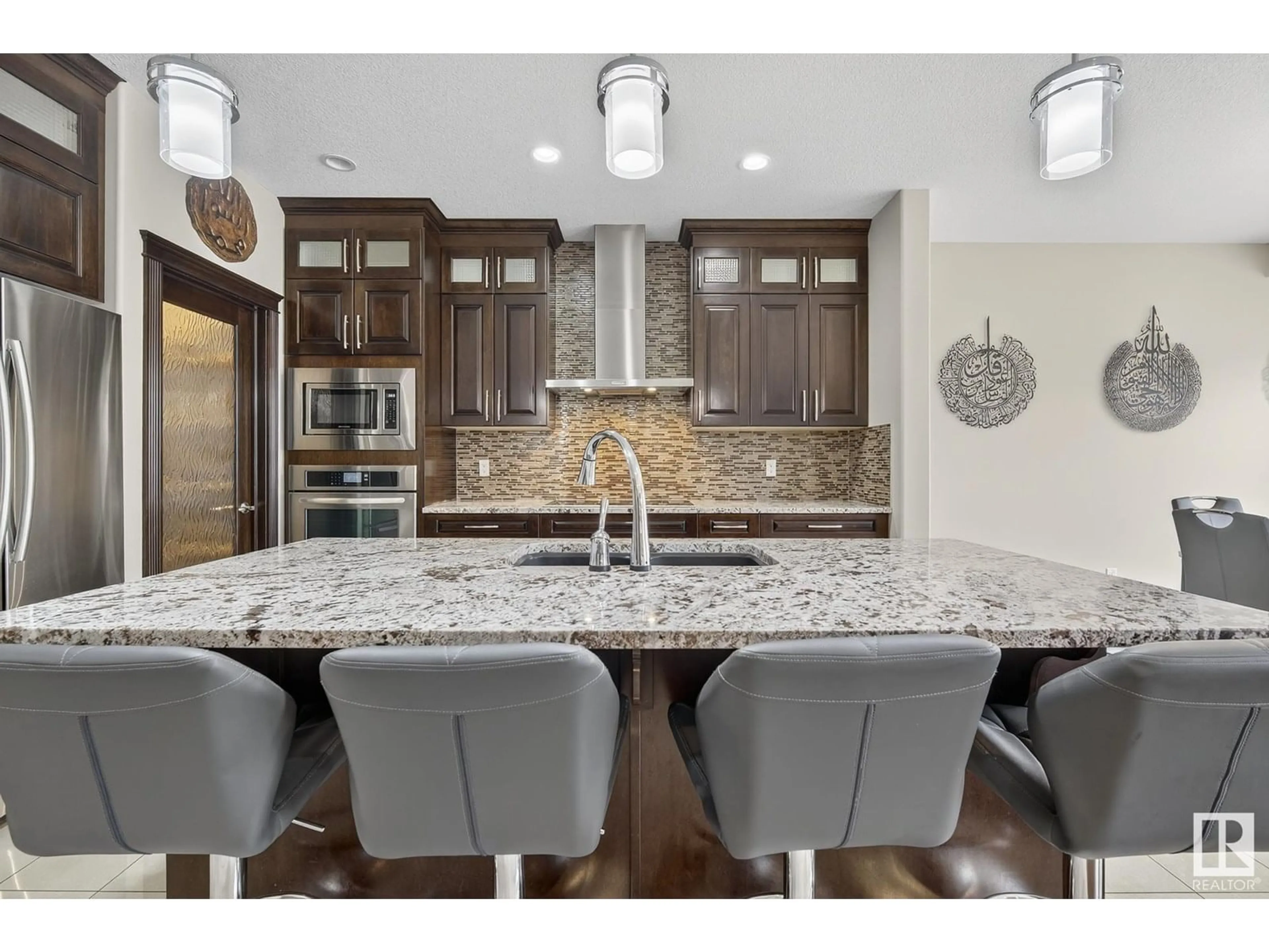Open concept kitchen, ceramic/tile floor for 16259 137 ST, Edmonton Alberta T6V0J7
