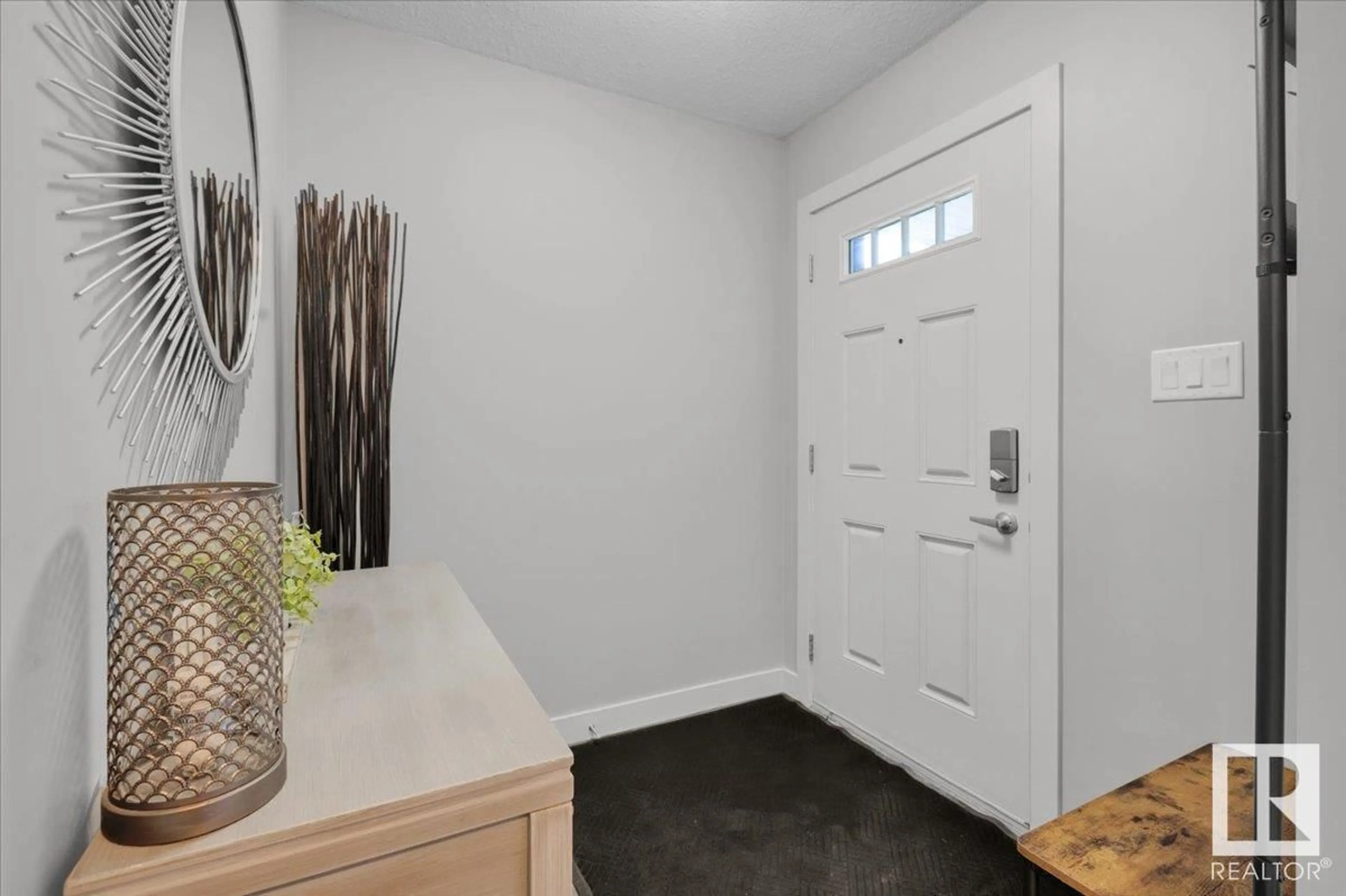 Indoor entryway for 1691 HAMMOND CRESCENT, Edmonton Alberta T6M0N1