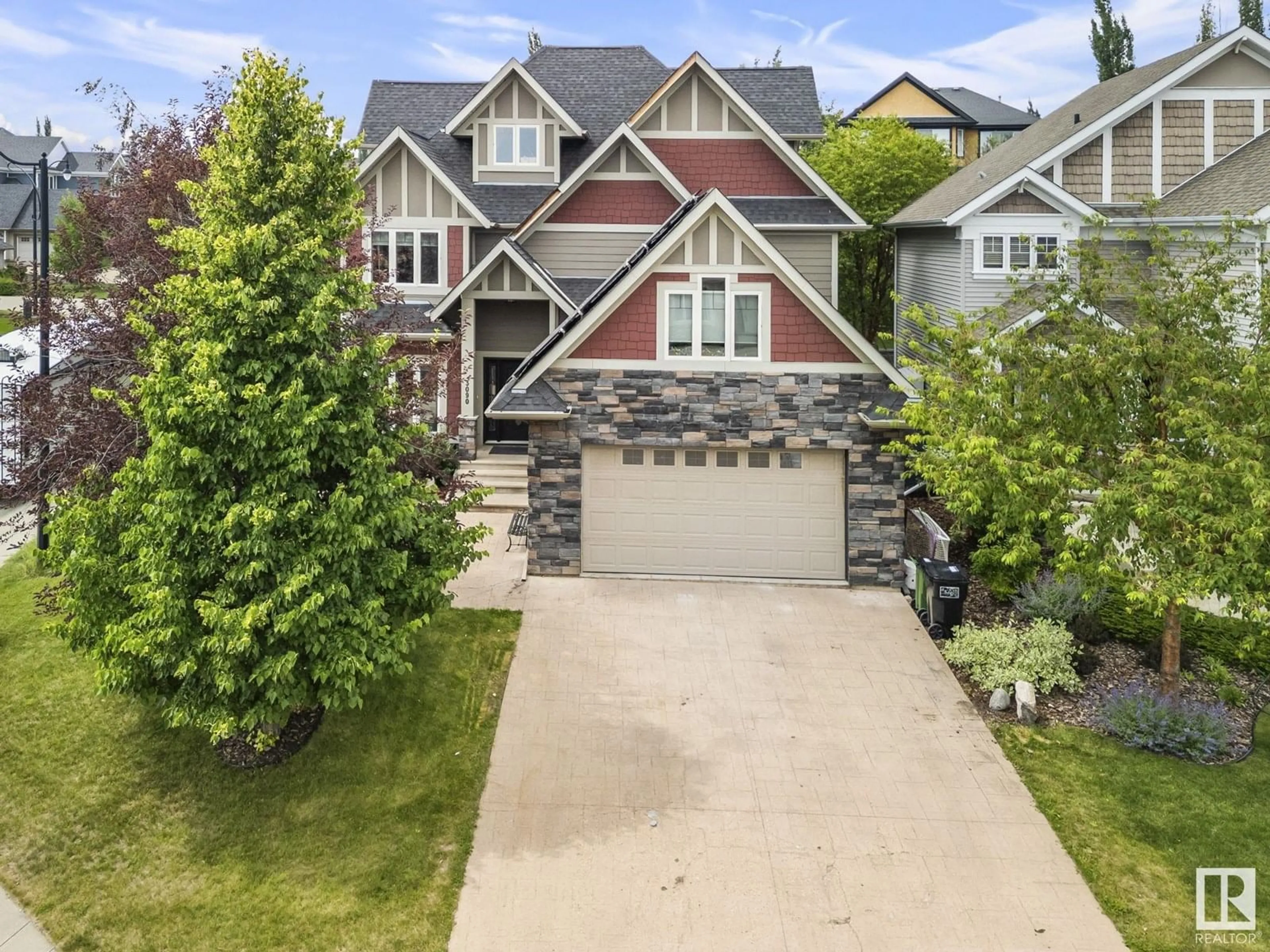 A pic from outside/outdoor area/front of a property/back of a property/a pic from drone, street for 3090 MACNEIL WY, Edmonton Alberta T6R0H7