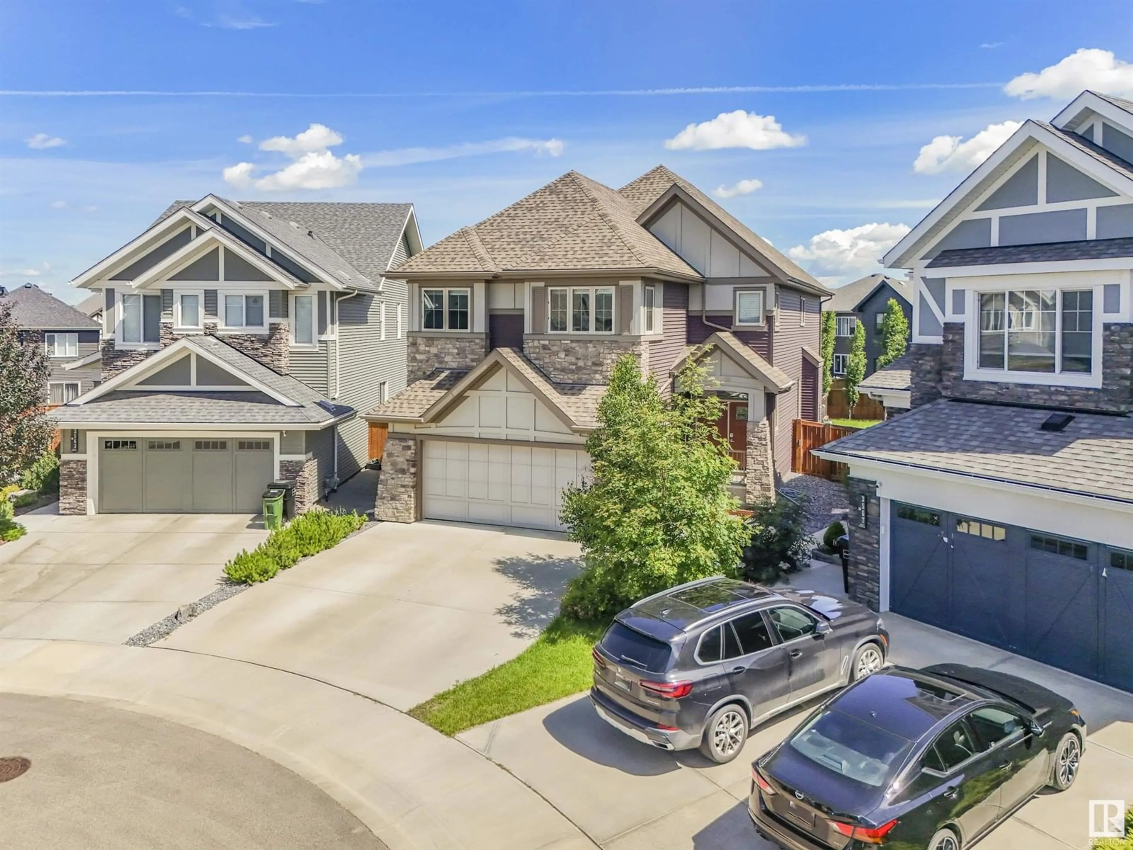 A pic from outside/outdoor area/front of a property/back of a property/a pic from drone, street for SW - 3565 KESWICK BV, Edmonton Alberta T6W3W9