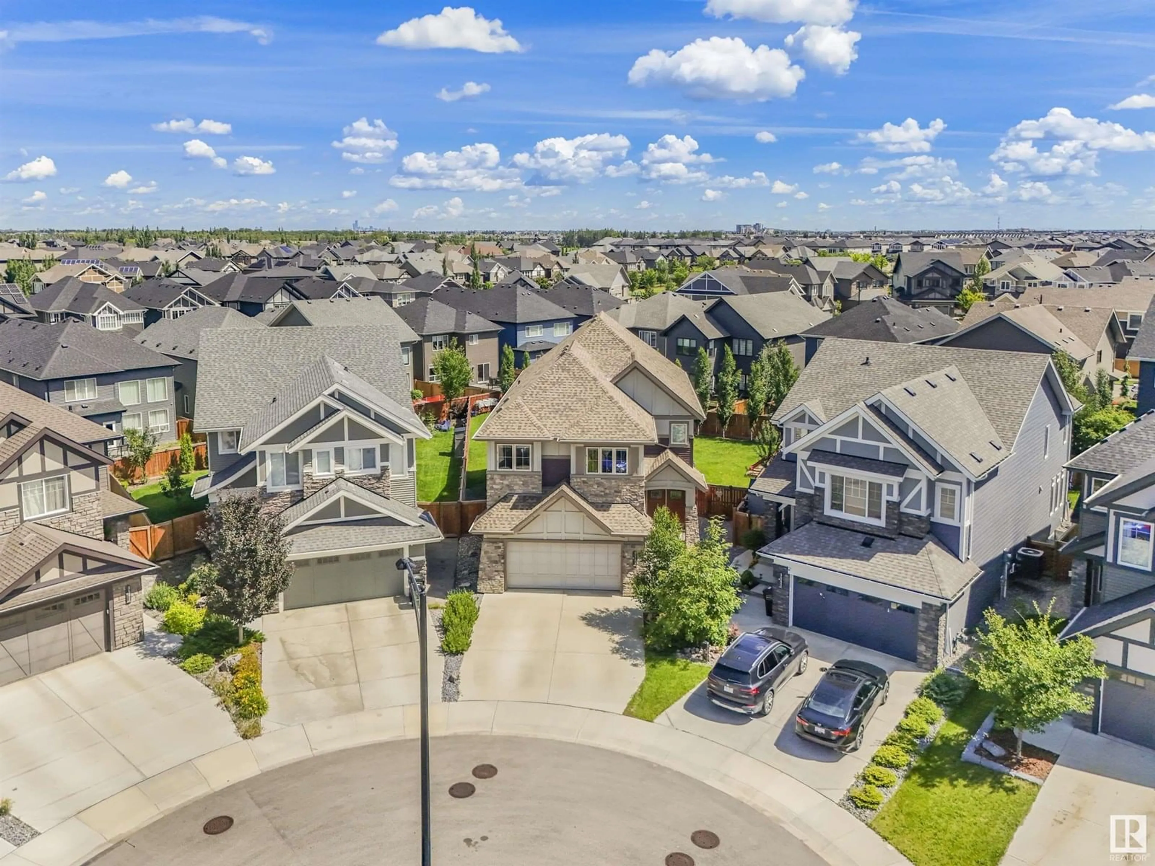 A pic from outside/outdoor area/front of a property/back of a property/a pic from drone, street for SW - 3565 KESWICK BV, Edmonton Alberta T6W3W9