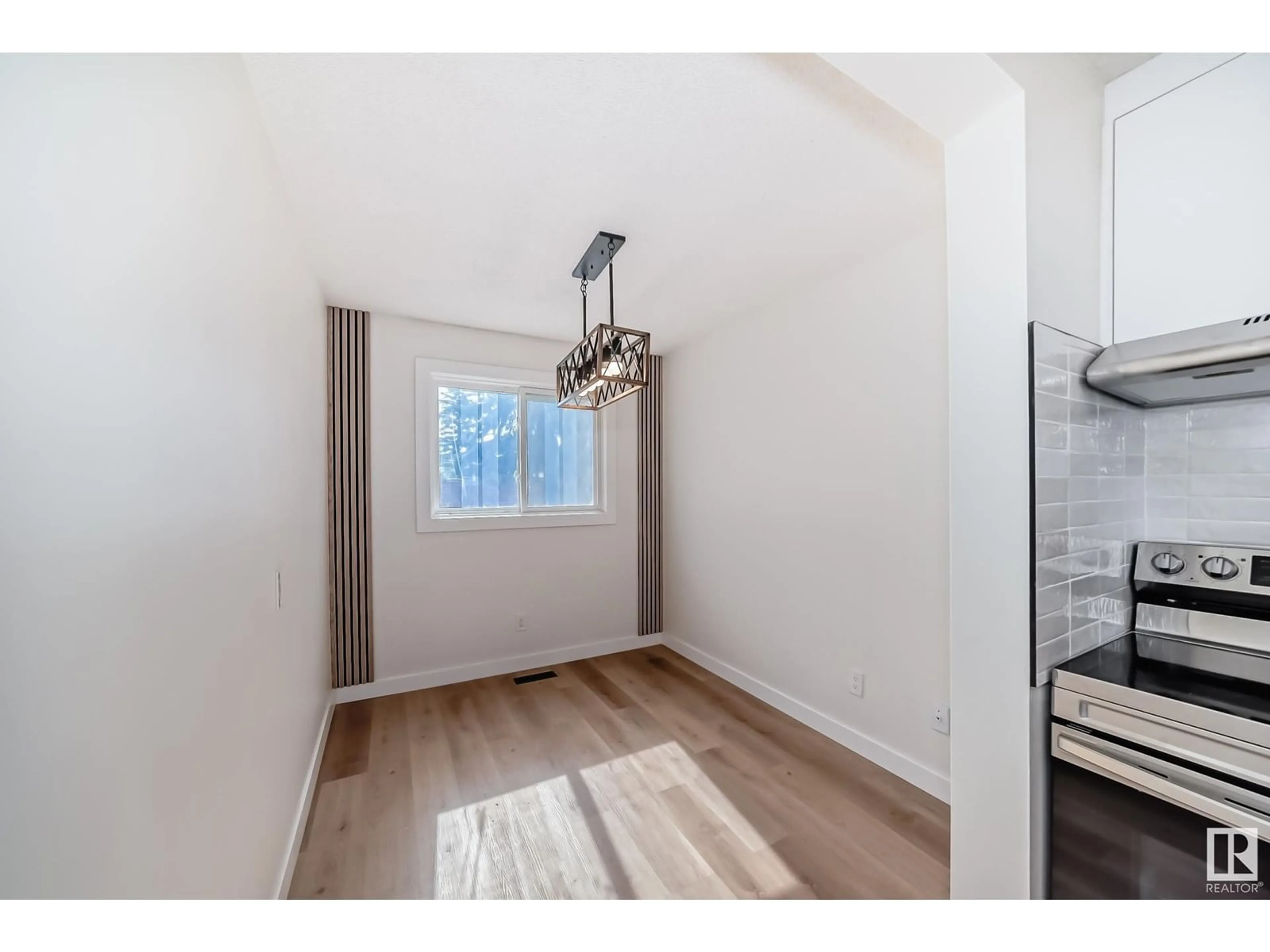 Unknown for 14233 23 ST, Edmonton Alberta T5Y1E8