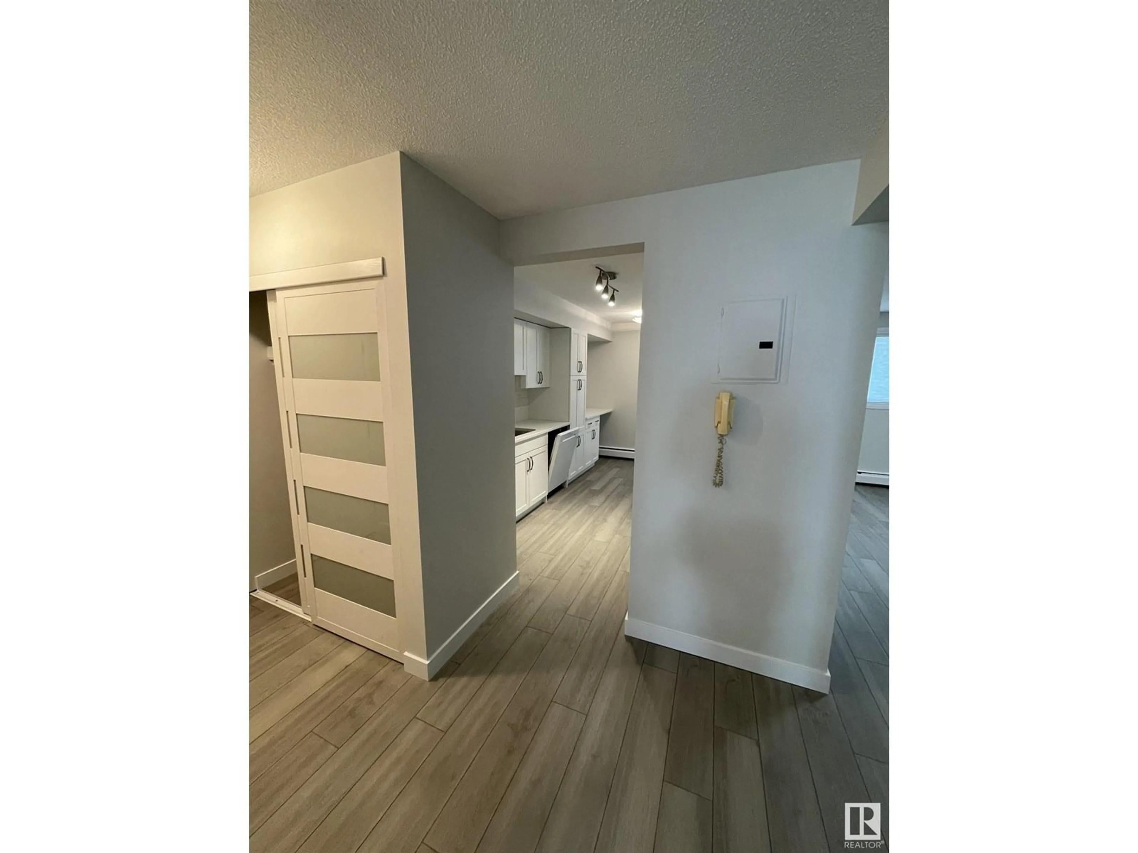 A pic of a room for 9341 95 ST, Edmonton Alberta T6C3X1