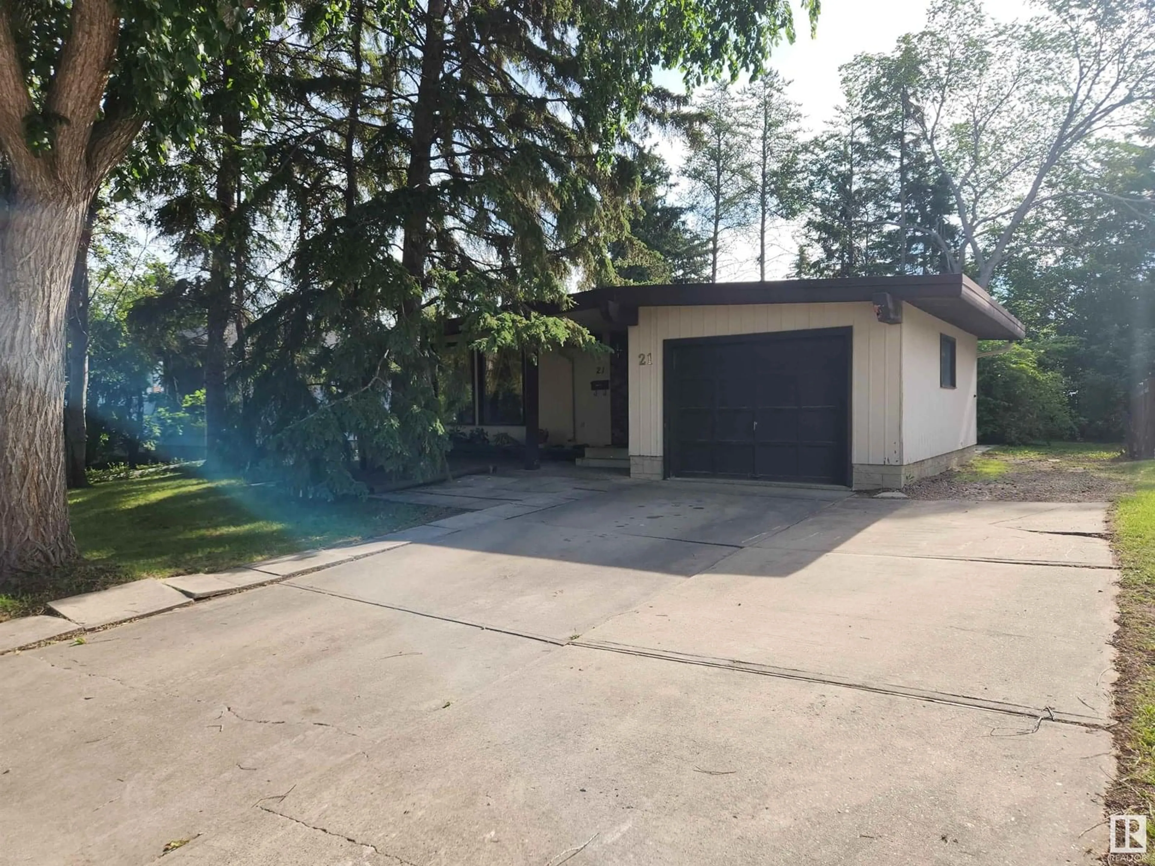 Unknown for 21 GRANT AV, Sherwood Park Alberta T8A2B7