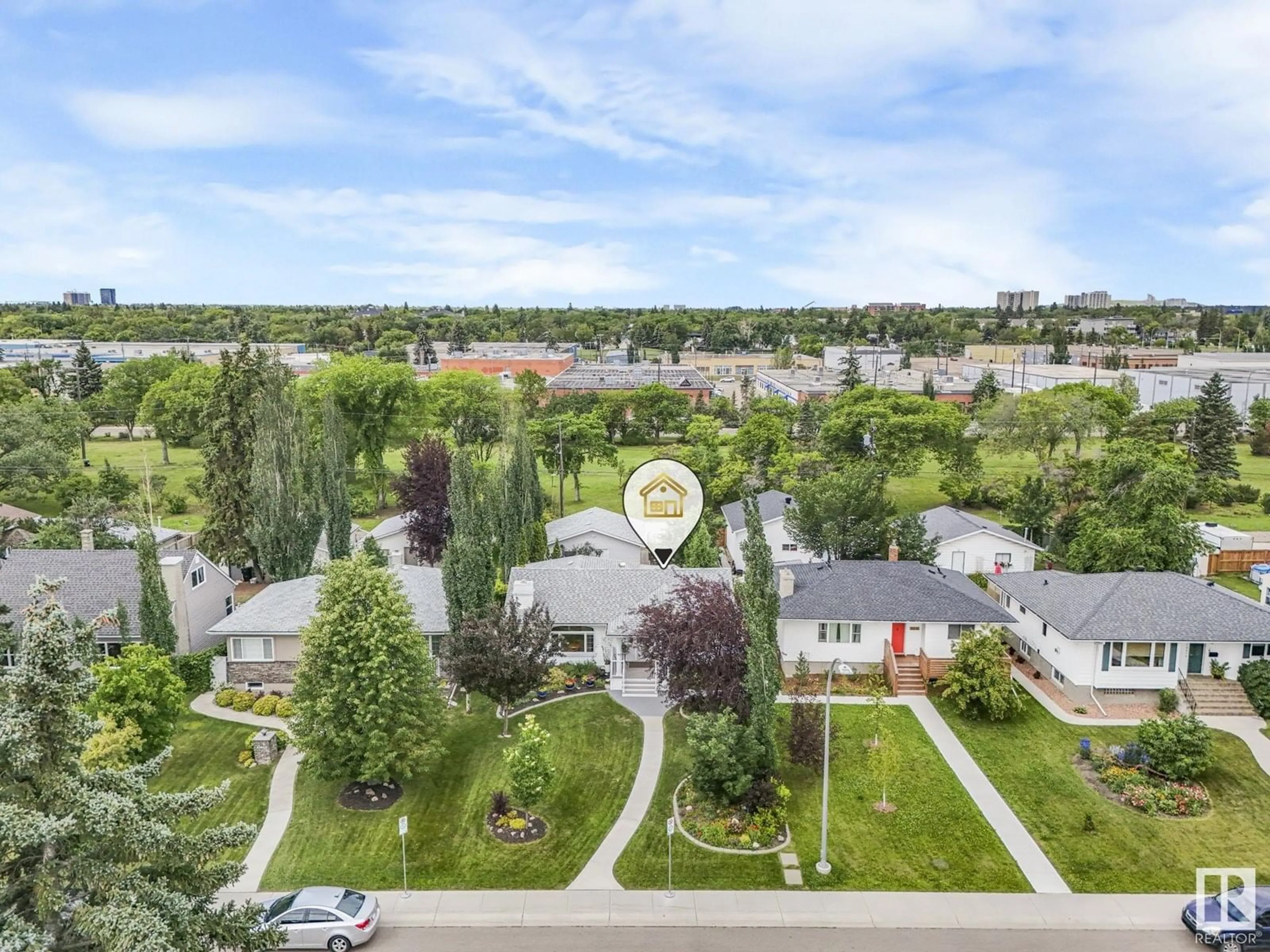 A pic from outside/outdoor area/front of a property/back of a property/a pic from drone, unknown for NW - 10966 118 ST, Edmonton Alberta T5H3N9