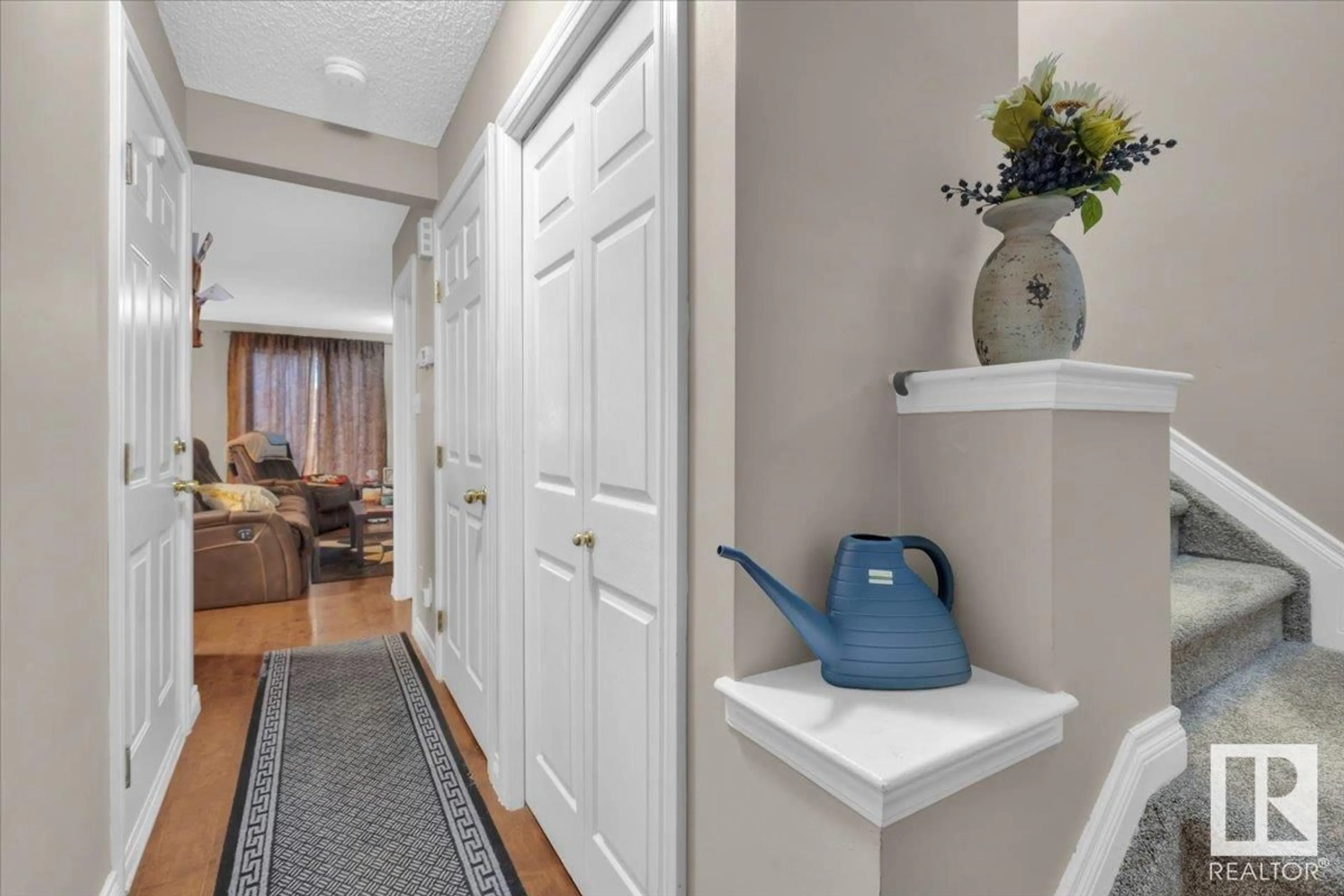 Indoor entryway for 345 KIRKNESS RD, Edmonton Alberta T5Y2M7