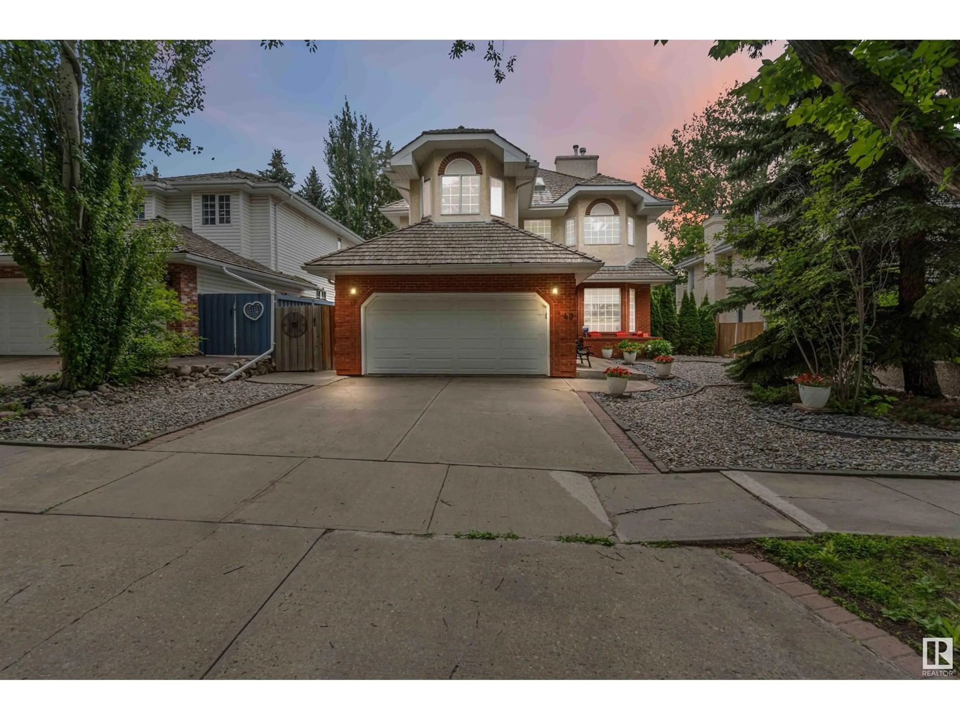 A pic from outside/outdoor area/front of a property/back of a property/a pic from drone, street for 43 BERRYMORE DR, St. Albert Alberta T8N6B8