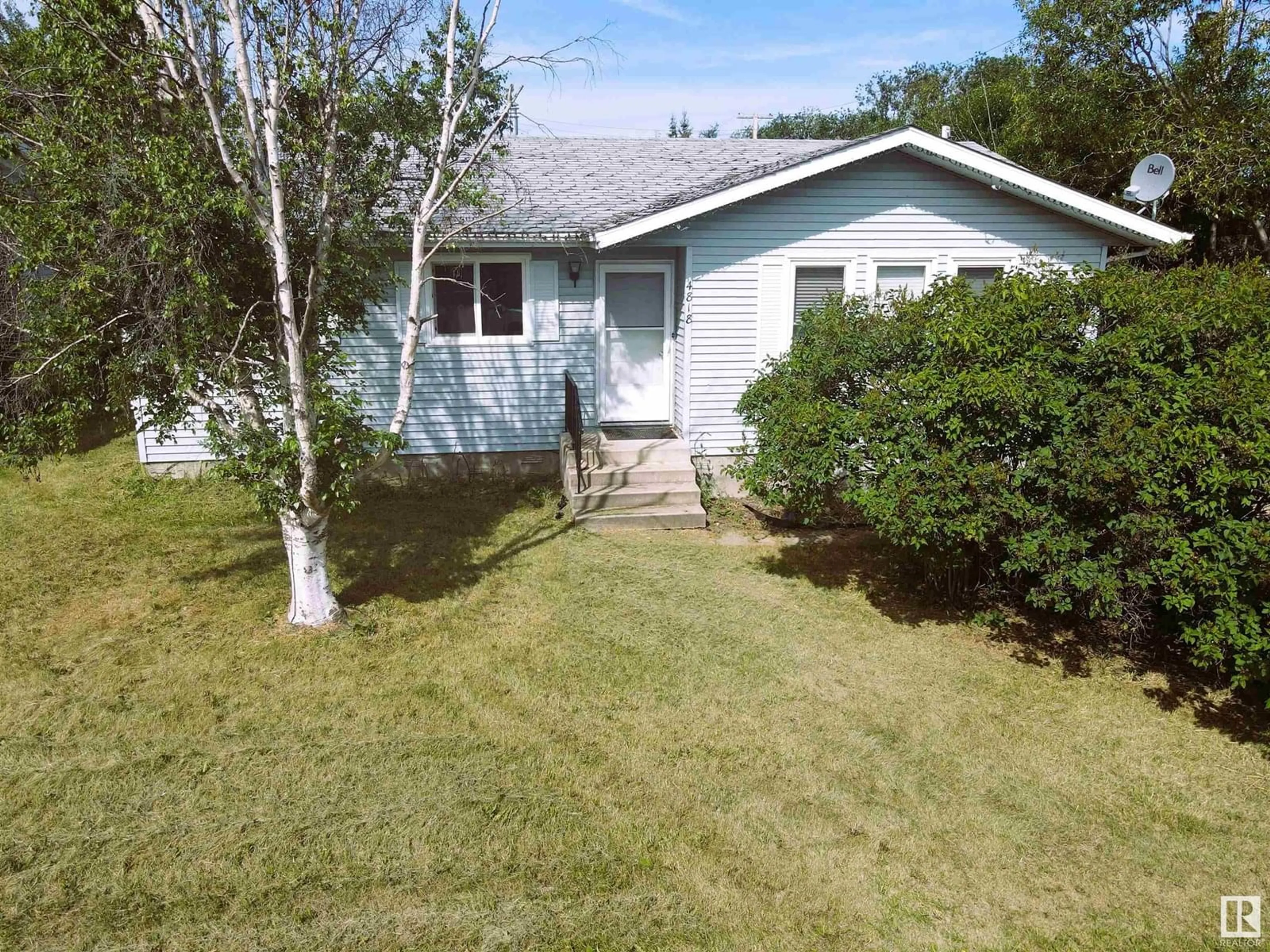 A pic from outside/outdoor area/front of a property/back of a property/a pic from drone, street for 4818 49 ST, Glendon Alberta T0A1P0